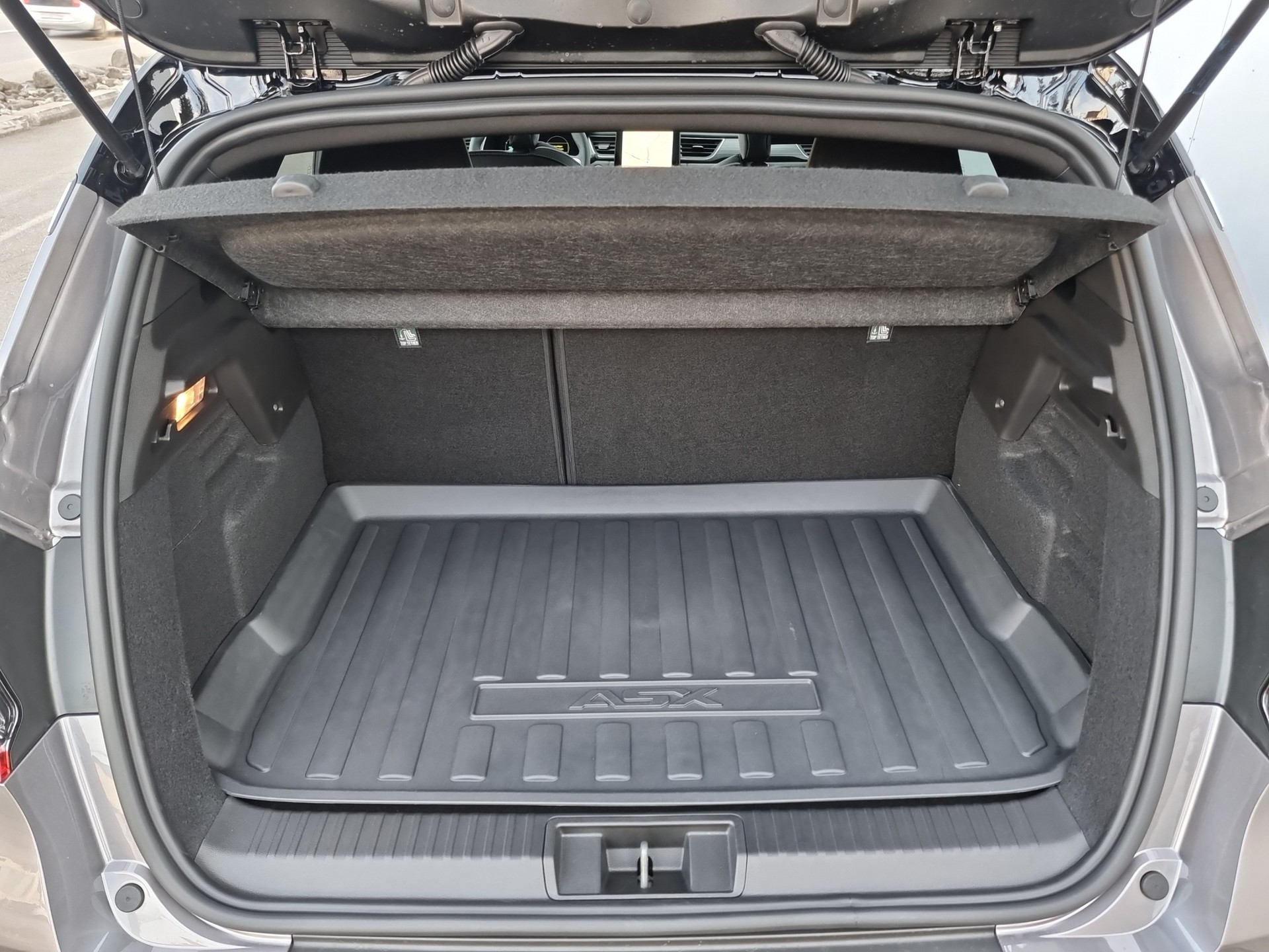 MITSUBISHI ASX 1.6 HEV Instyle-image-14