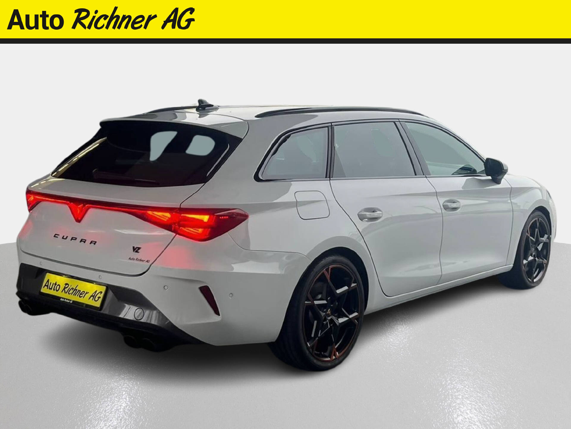 CUPRA Leon ST 2.0 TSI 333 VZ 4Drive DSG-image-3