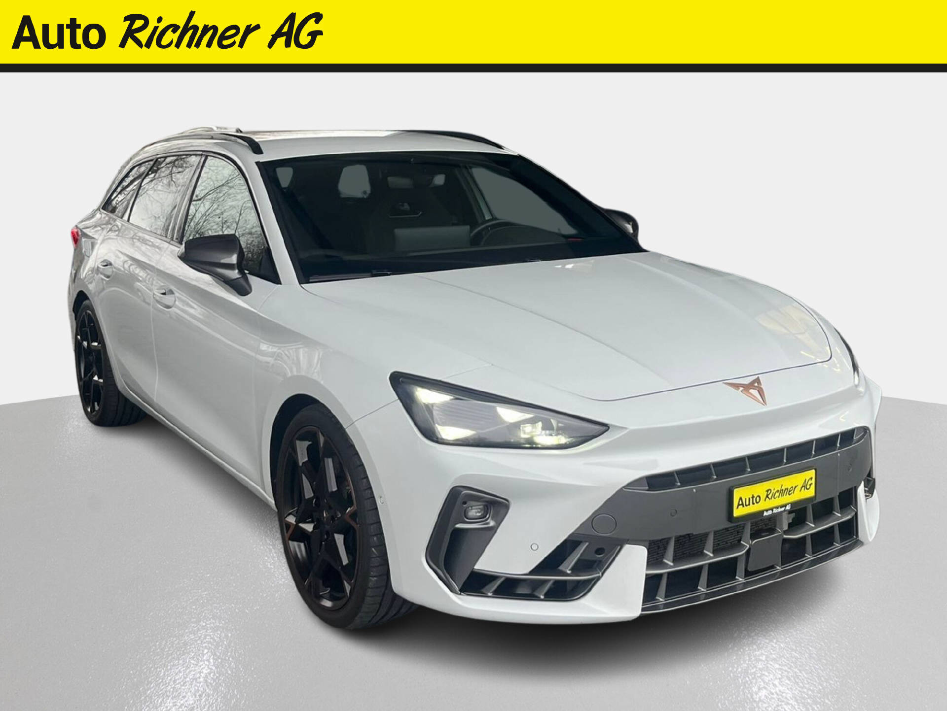 CUPRA Leon ST 2.0 TSI 333 VZ 4Drive DSG-image-0