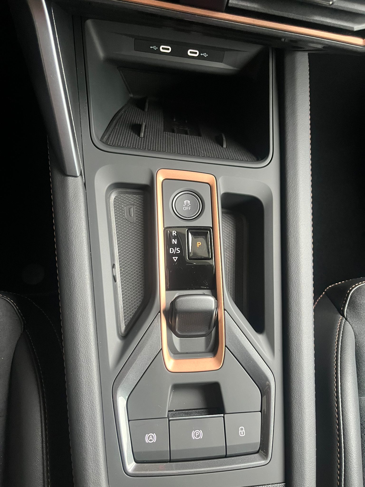 CUPRA Leon ST 2.0 TSI 333 VZ 4Drive DSG-image-10