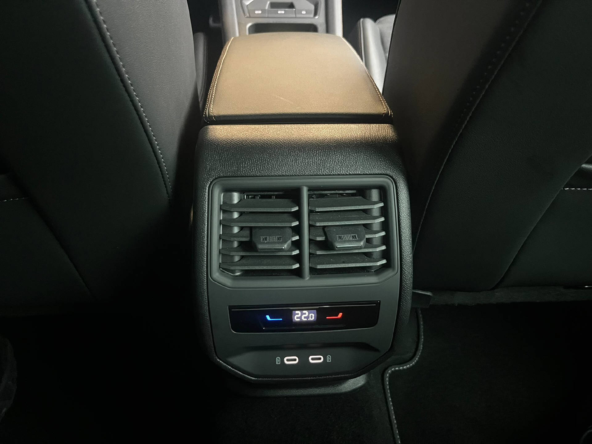 CUPRA Leon ST 2.0 TSI 333 VZ 4Drive DSG-image-9