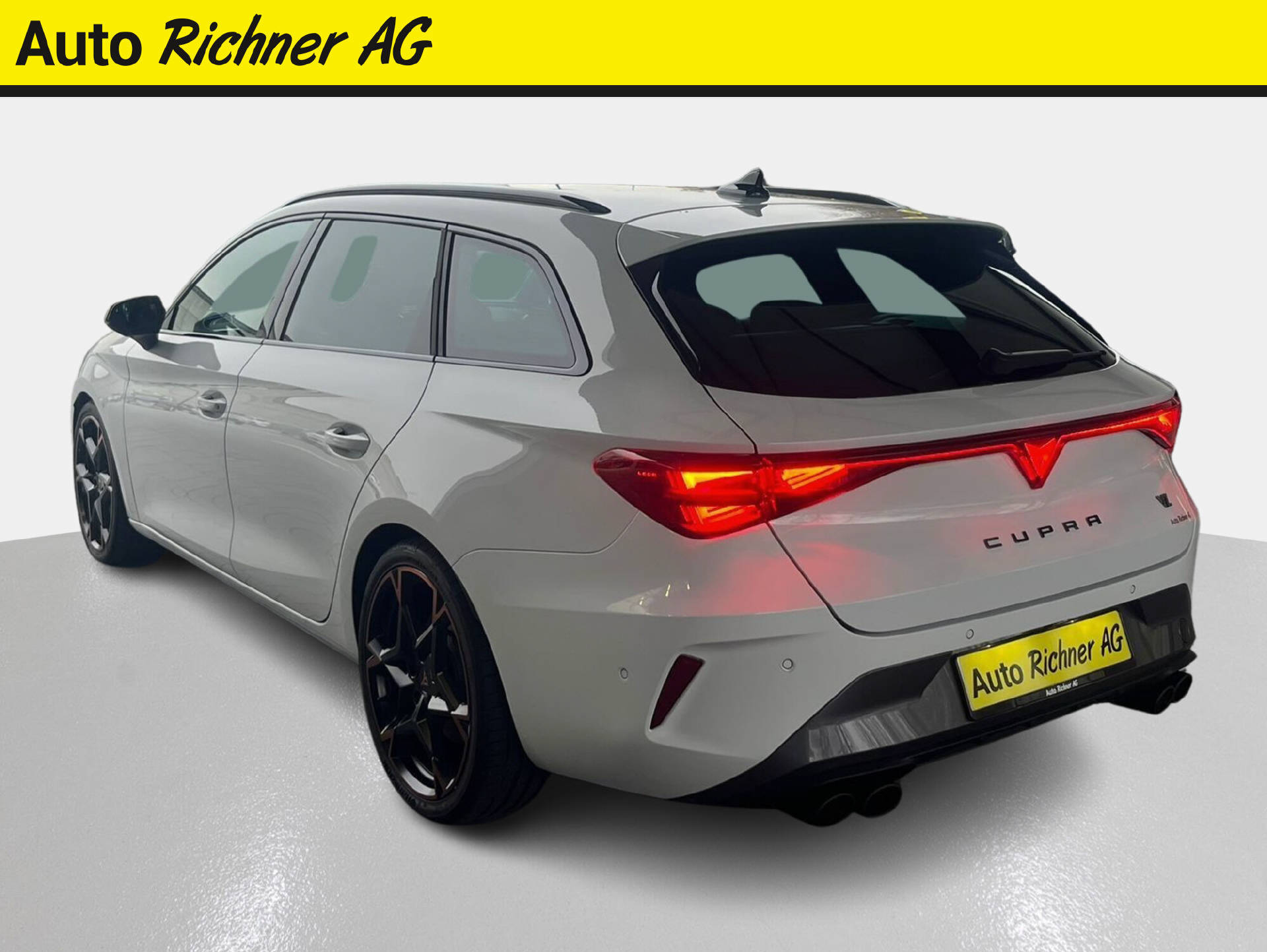 CUPRA Leon ST 2.0 TSI 333 VZ 4Drive DSG-image-4