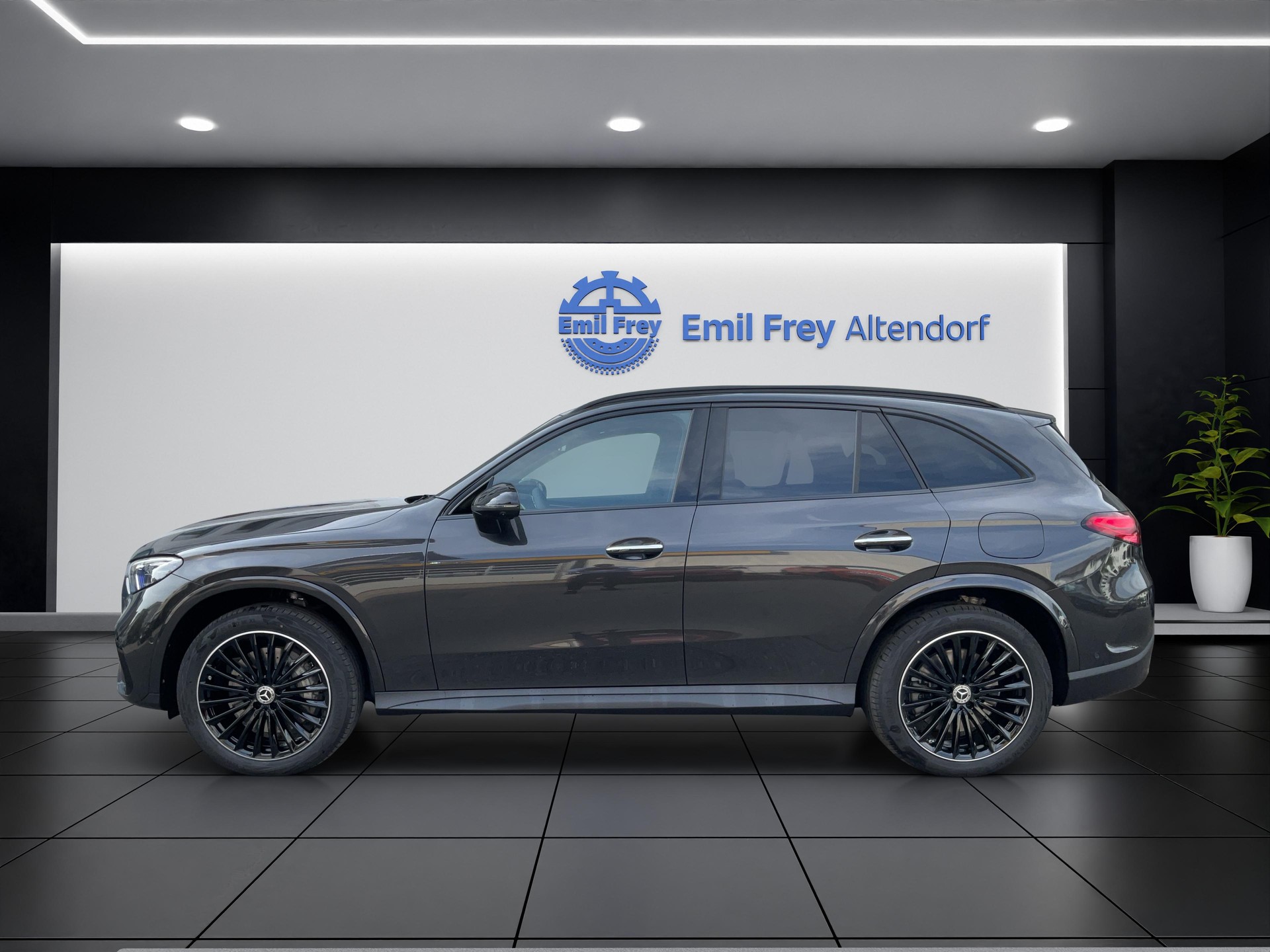 MERCEDES-BENZ GLC 400 e 4MATIC EQ Star AMG Line-image-2