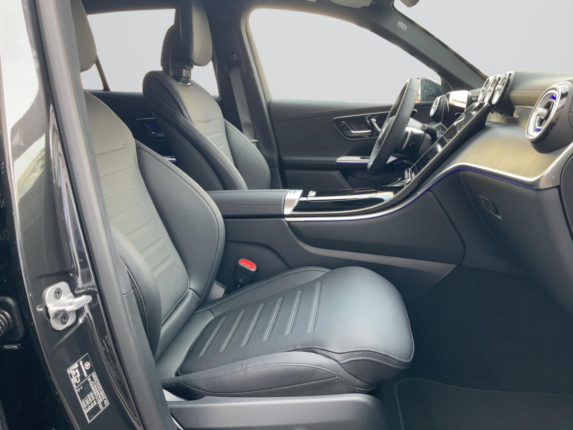 MERCEDES-BENZ GLC 400 e 4MATIC EQ Star AMG Line-image-6