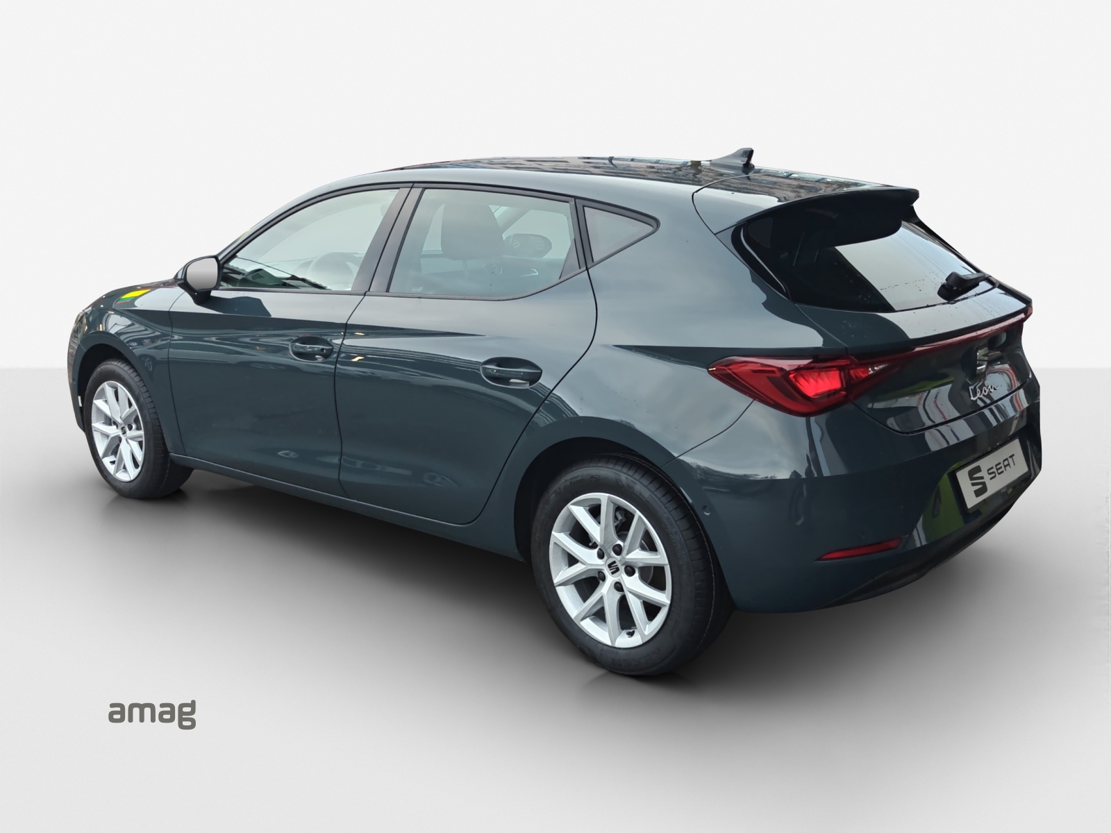 SEAT Leon 1.5 eTSI mHEV DSG Go-image-2