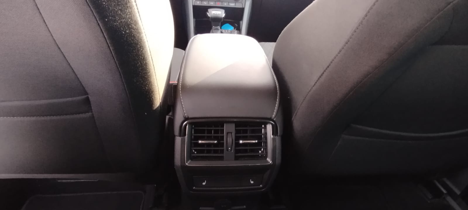 SKODA Karoq 2.0 TDI Style 4x4 DSG-image-15
