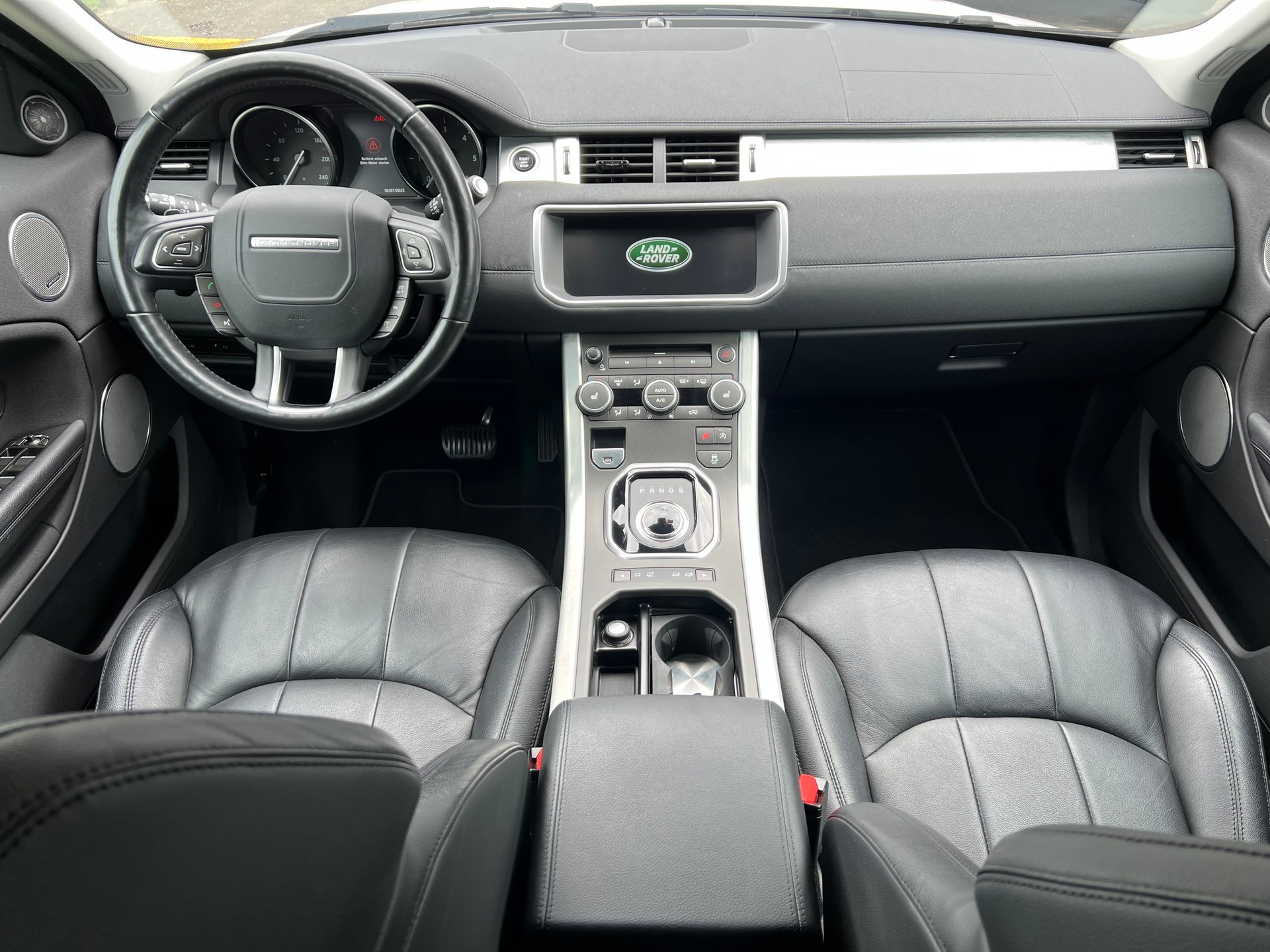 LAND ROVER Range Rover Evoque 2.0 TD4 SE Dynamic-image-12