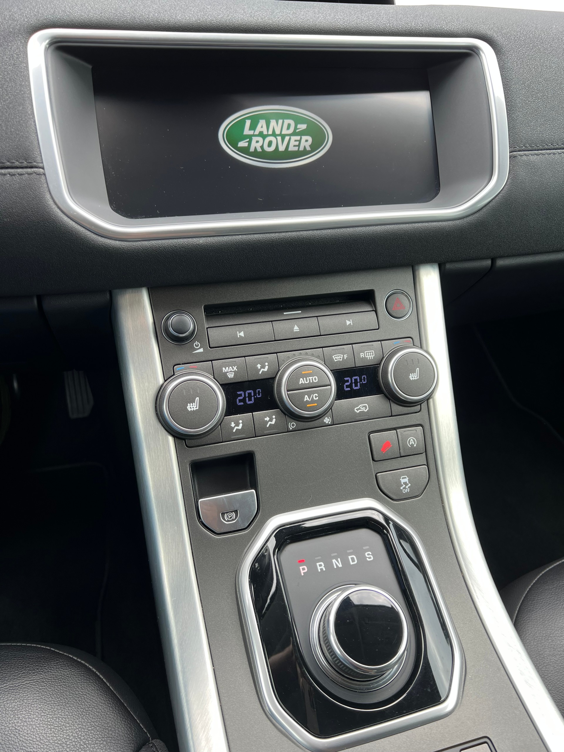 LAND ROVER Range Rover Evoque 2.0 TD4 SE Dynamic-image-17