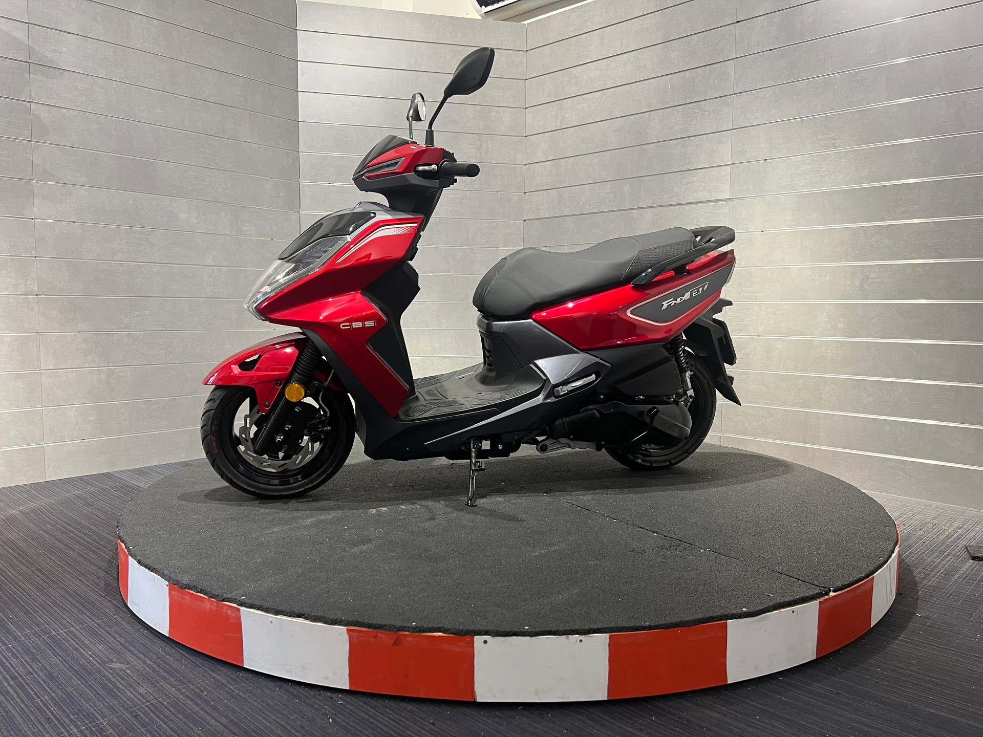 SYM FNX 125-showroom-element-1