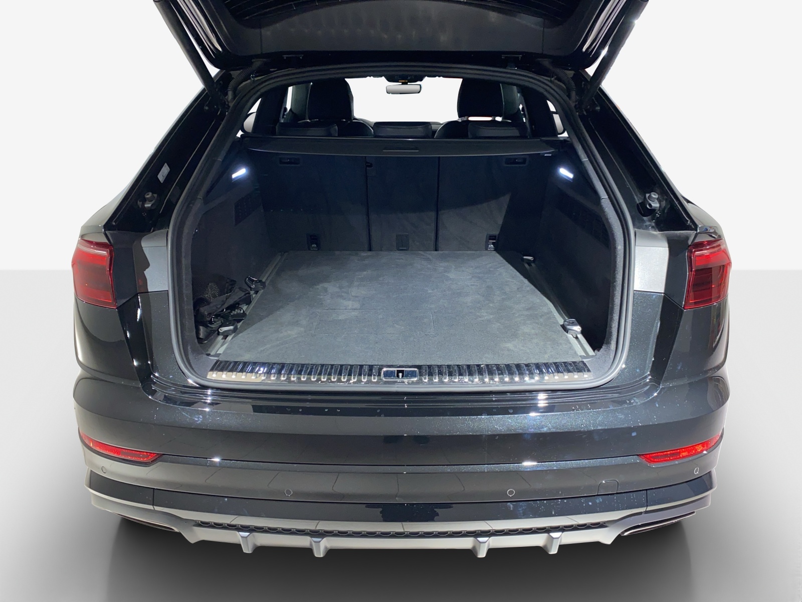 AUDI Q8 55 TFSI e quattro PHEV tiptronic-image-13
