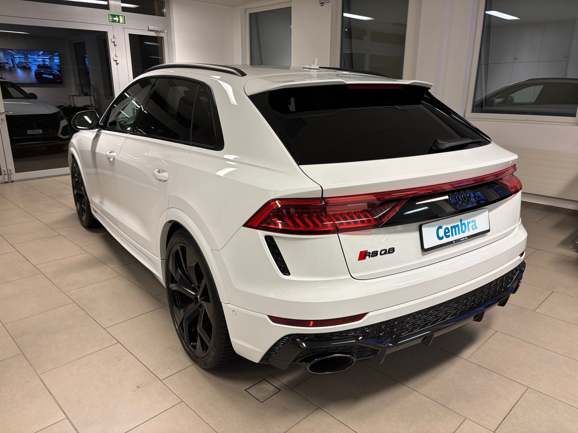 AUDI RSQ8 quattro tiptronic-image-3