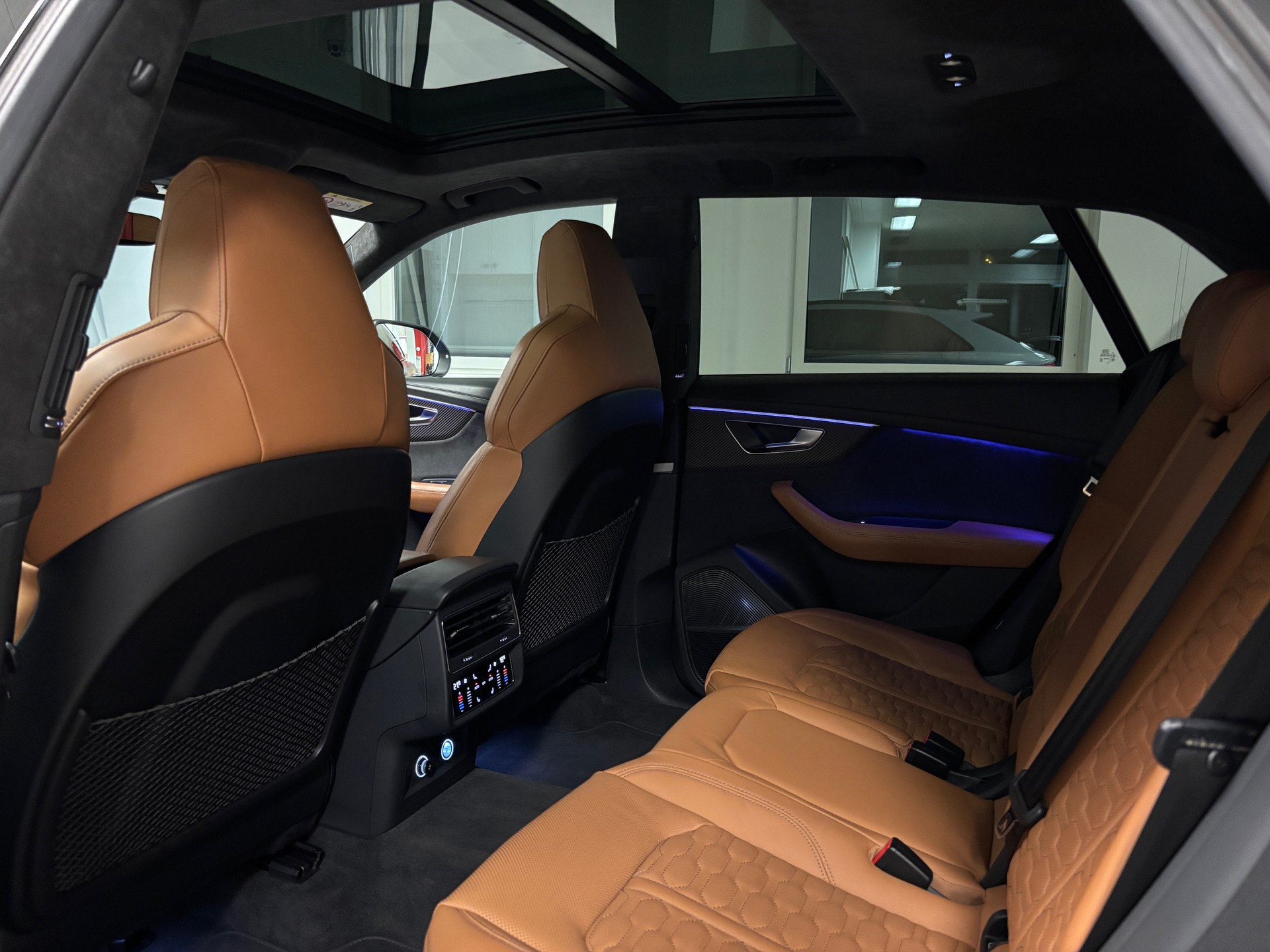 AUDI RSQ8 quattro tiptronic-image-12