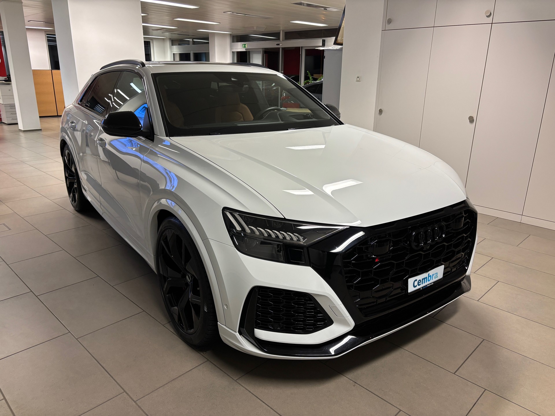 AUDI RSQ8 quattro tiptronic-image-1