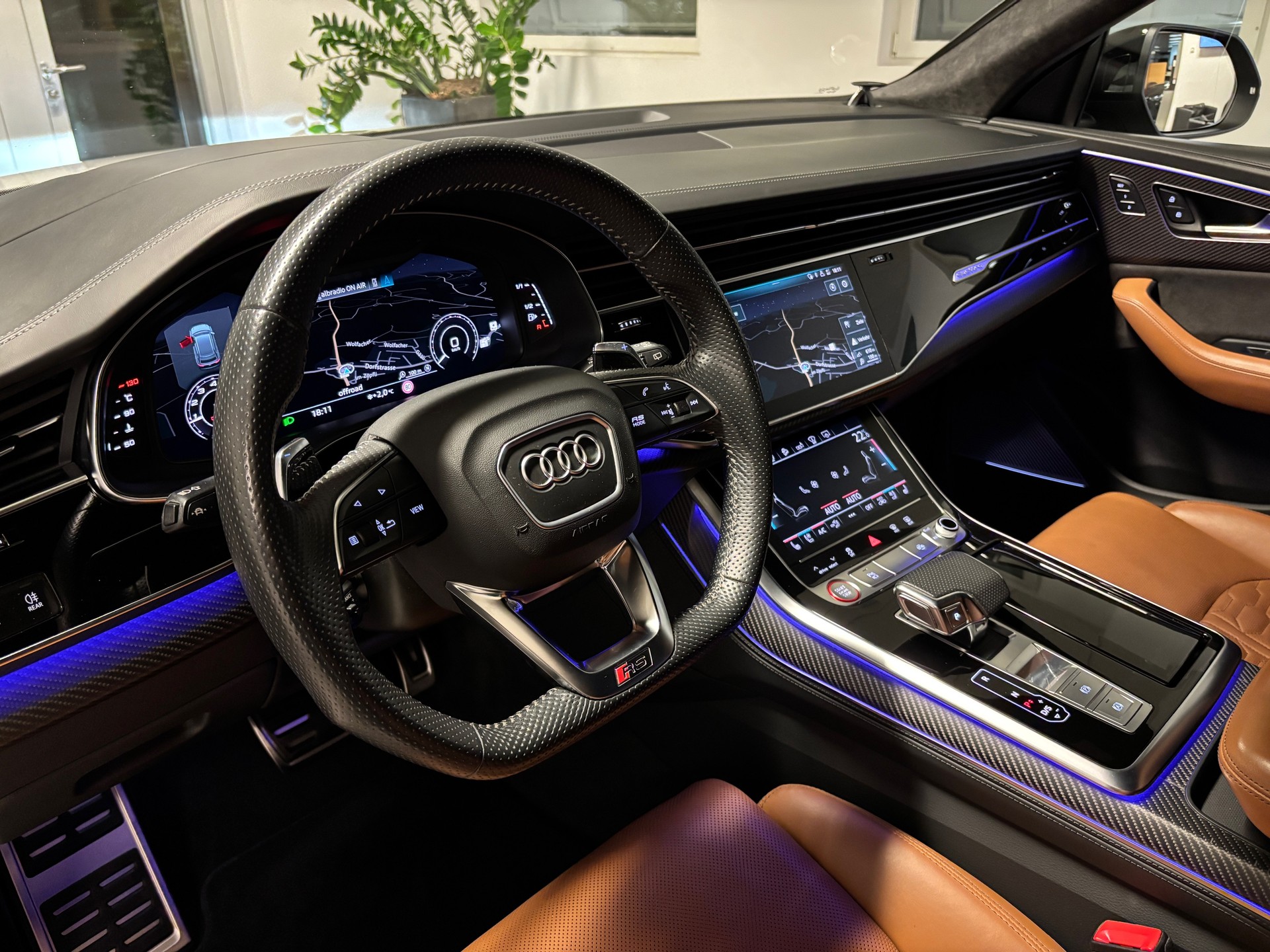 AUDI RSQ8 quattro tiptronic-image-6