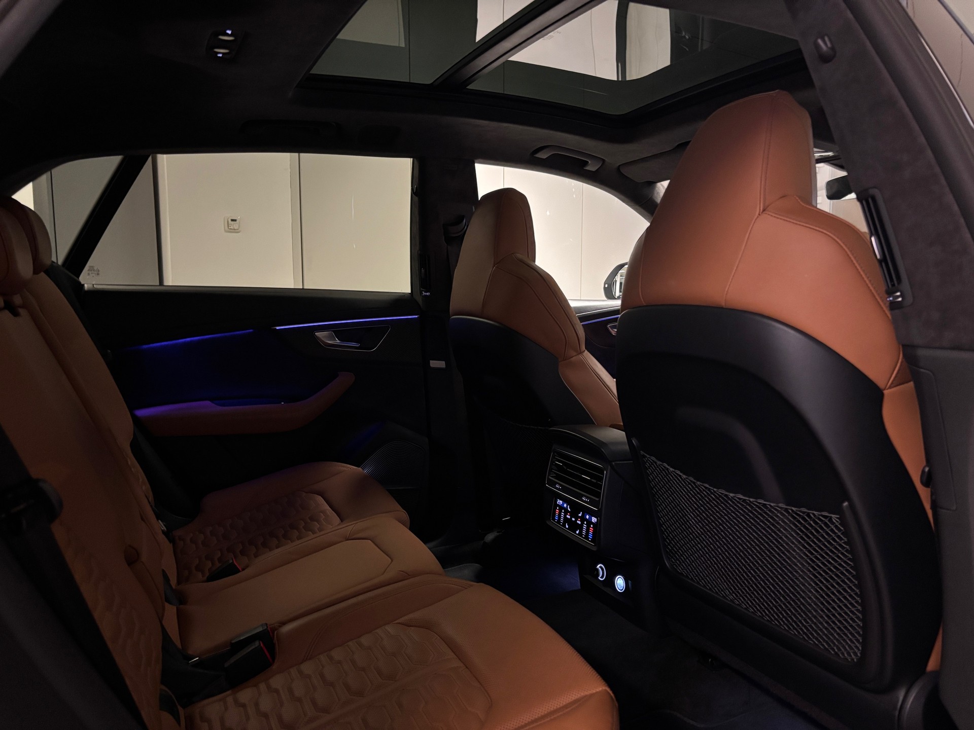 AUDI RSQ8 quattro tiptronic-image-11