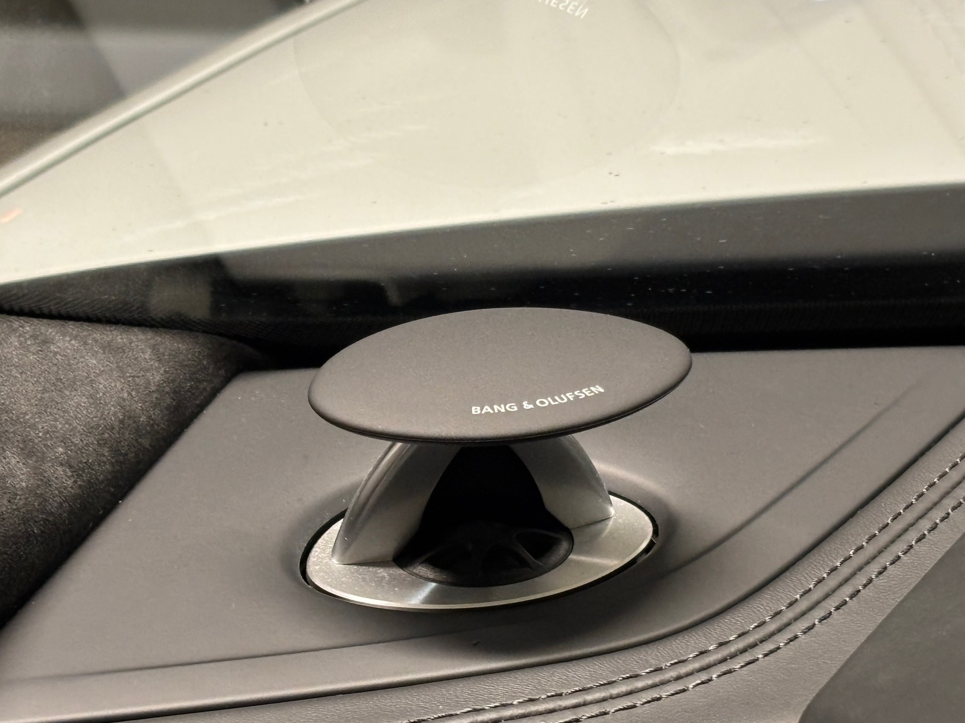 AUDI RSQ8 quattro tiptronic-image-18