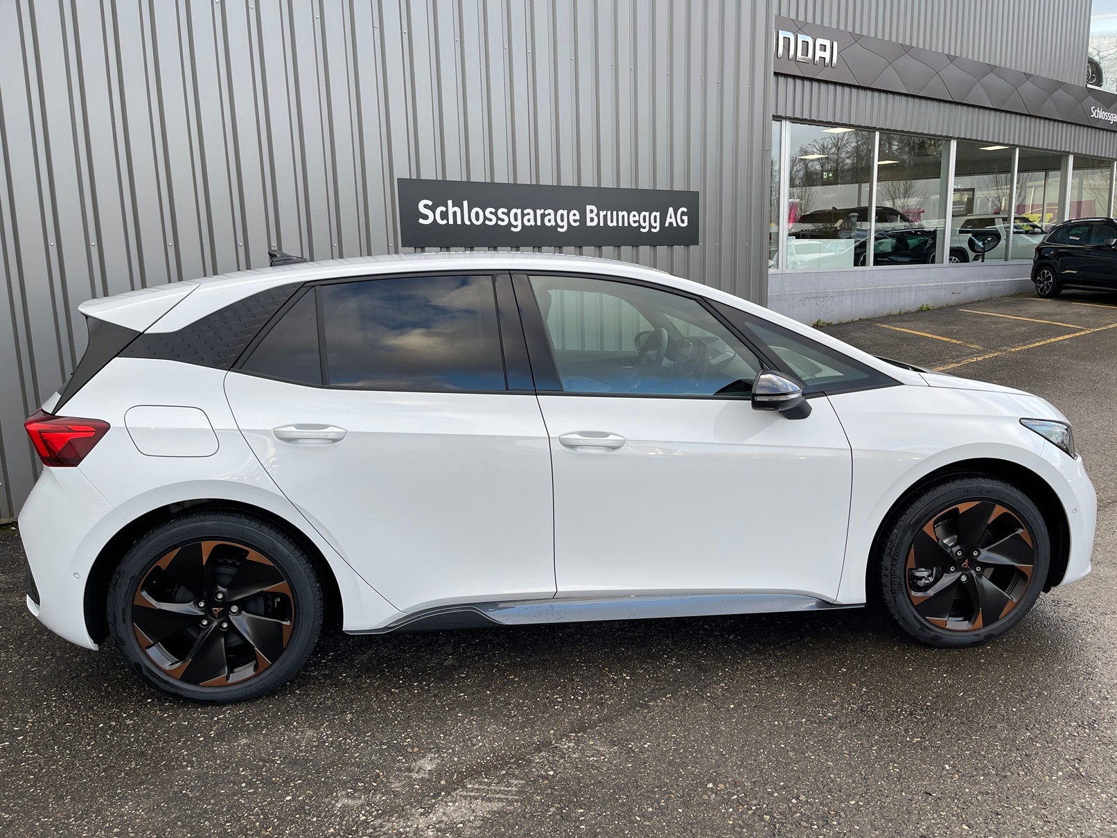 CUPRA Born 59 kWh Business Edition-image-1