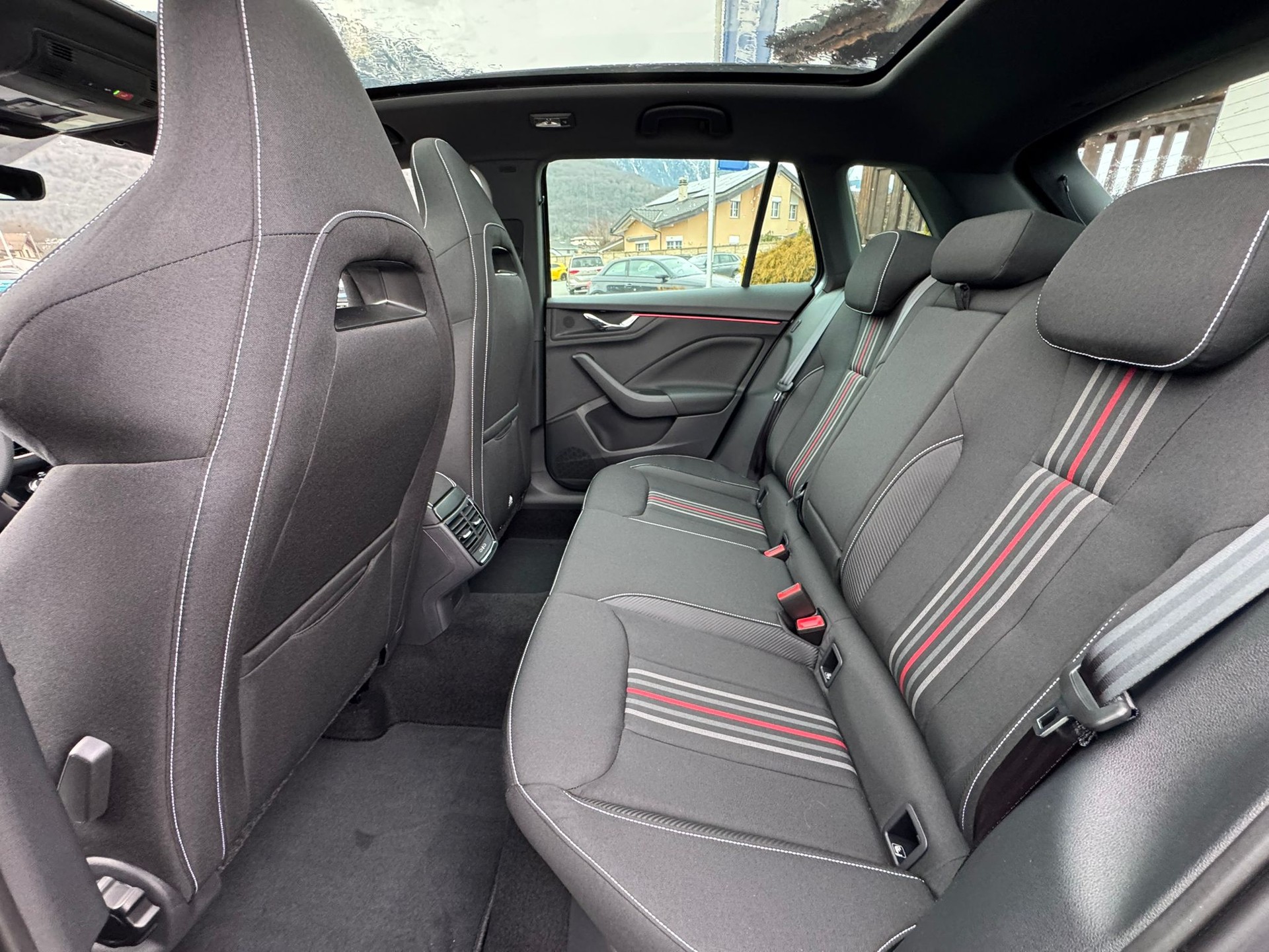 SKODA Kamiq 1.5 TSI Monte Carlo DSG-image-10