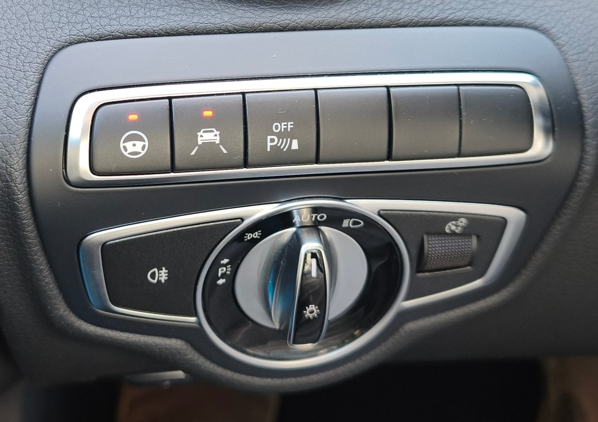 MERCEDES-BENZ C 350 e Avantgarde 7G-Tronic HYBRID-image-14