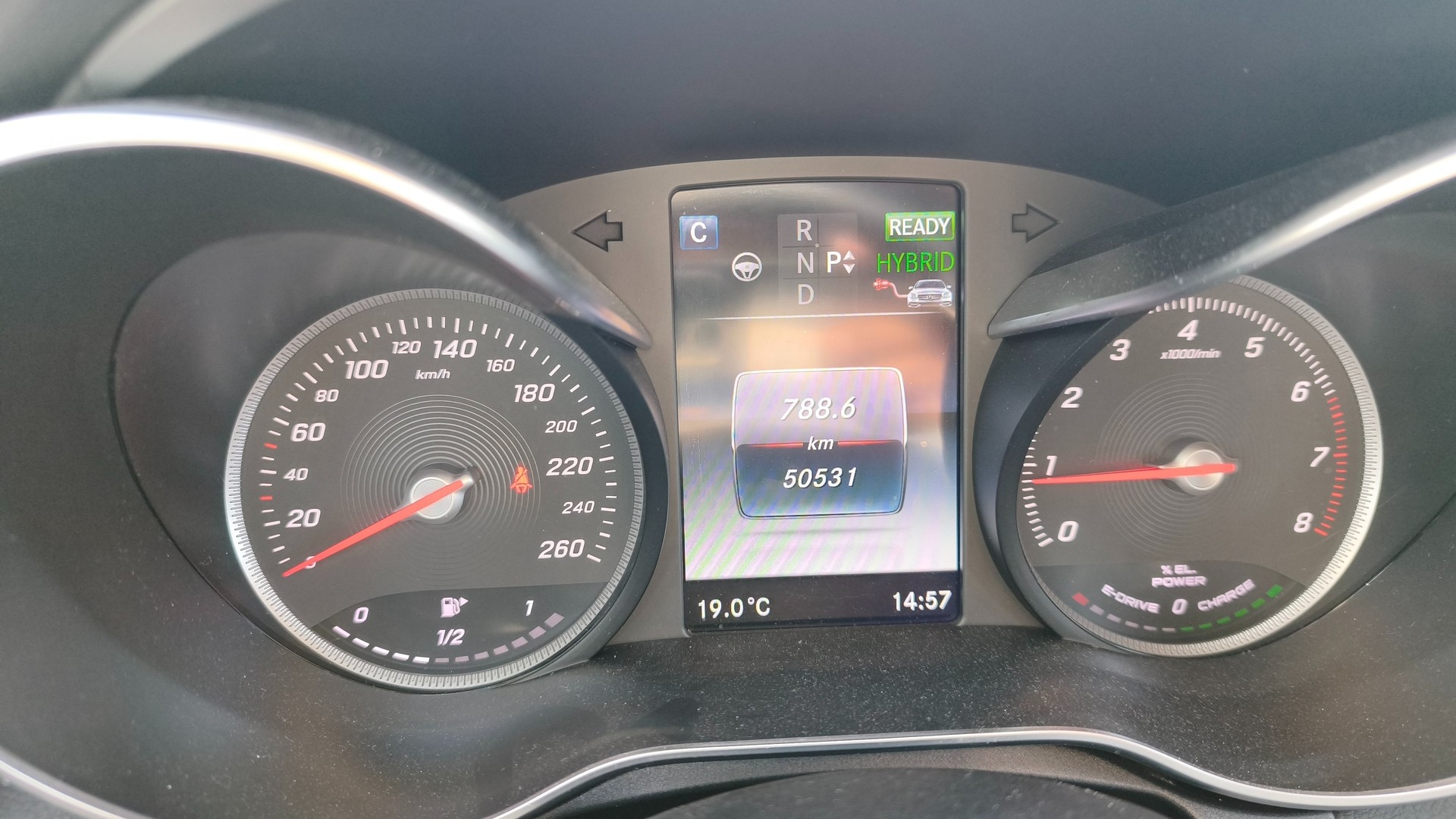 MERCEDES-BENZ C 350 e Avantgarde 7G-Tronic HYBRID-image-11