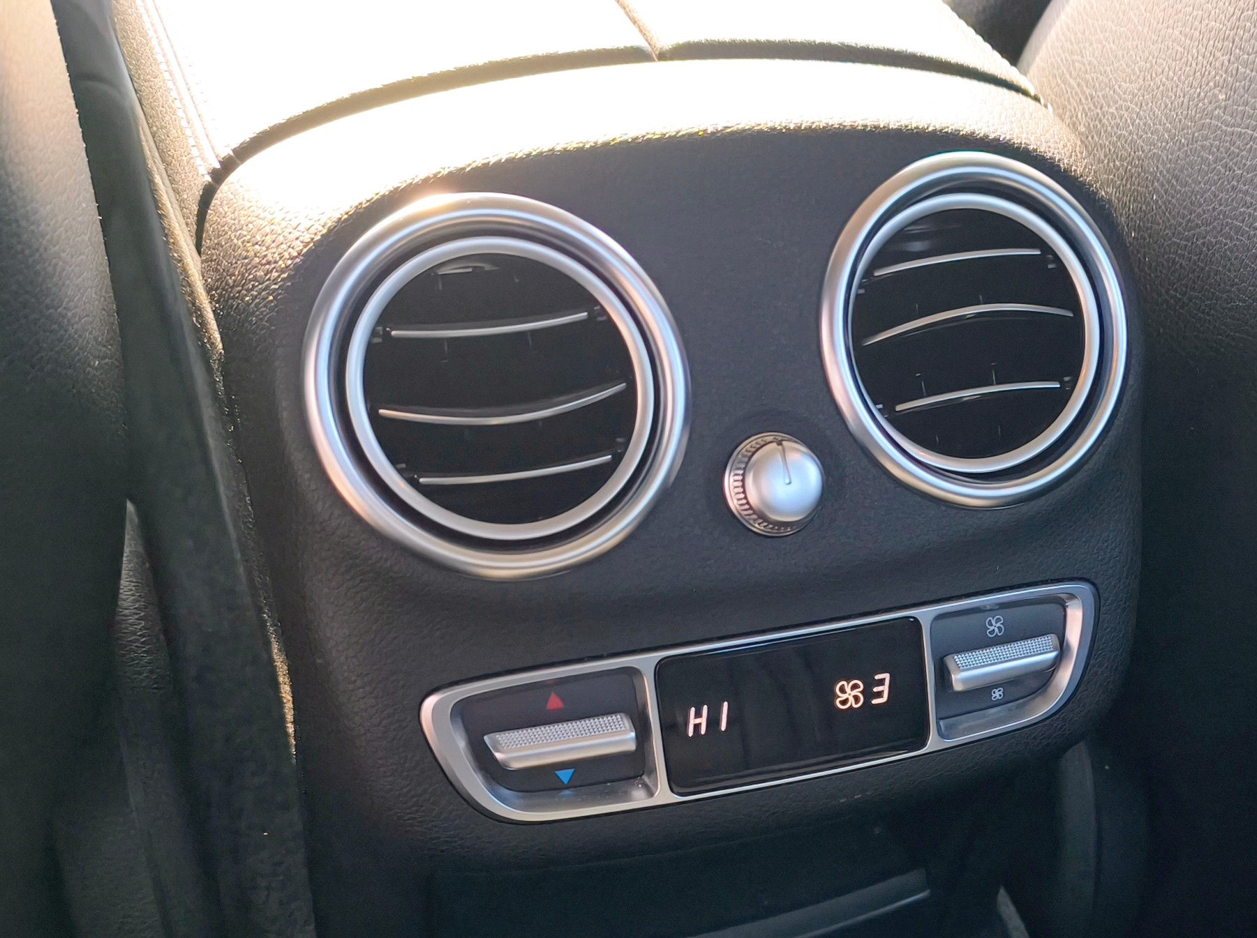 MERCEDES-BENZ C 350 e Avantgarde 7G-Tronic HYBRID-image-19