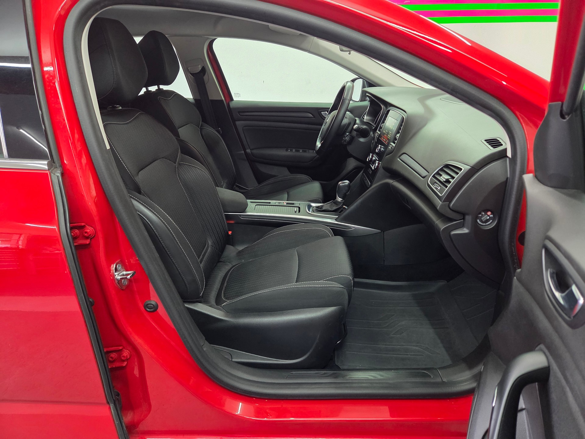 RENAULT Mégane Grandtour 1.5 dCi Business EDC-image-11