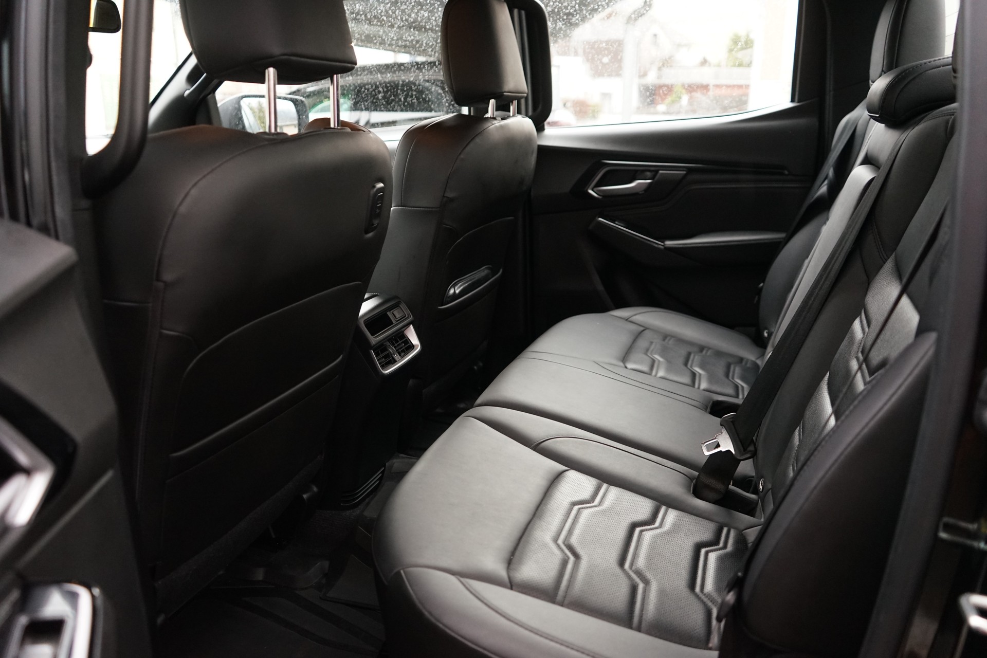 ISUZU D-MAX 1.9 SpaceCab N60FF 4x4 AT-image-9