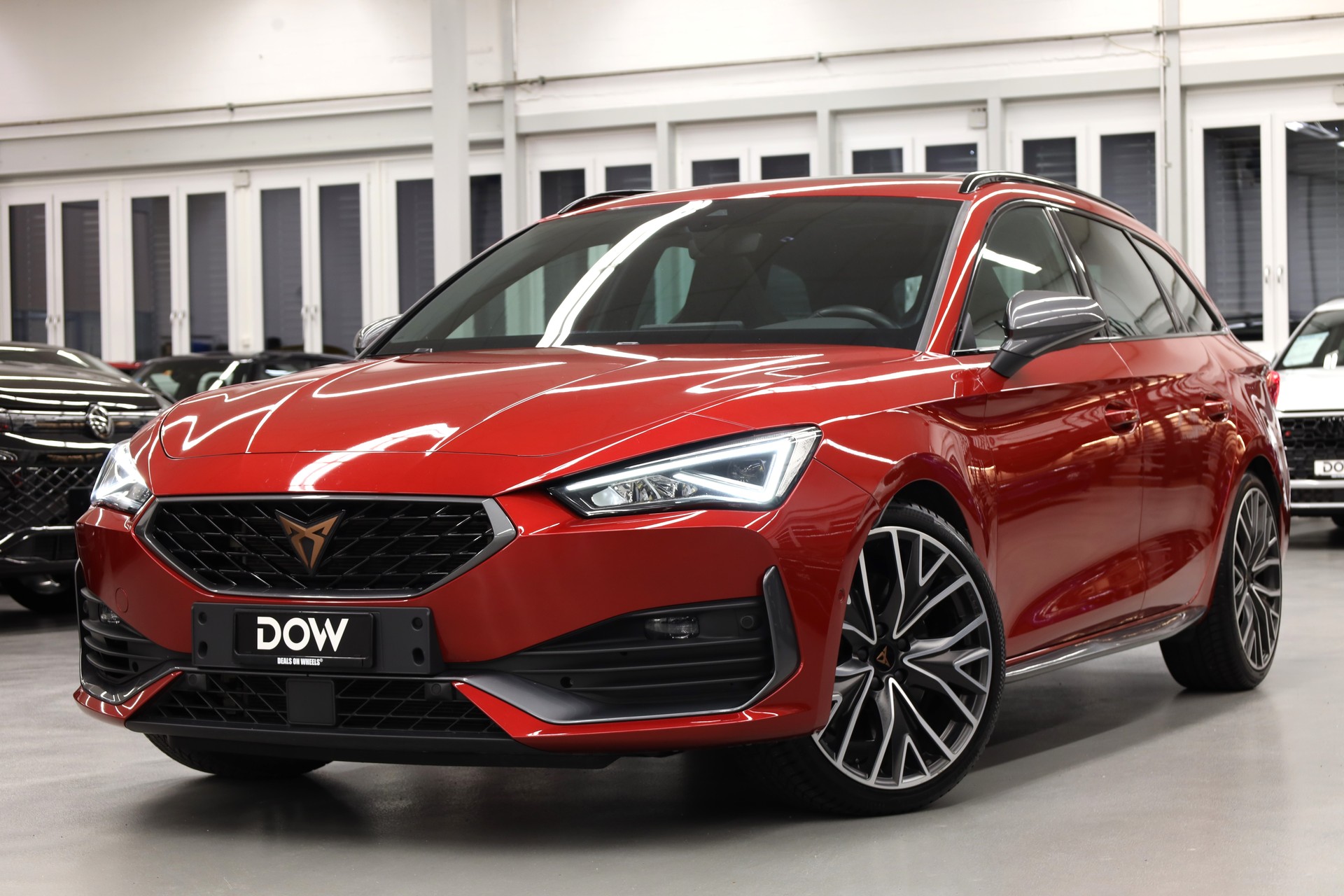 CUPRA Leon ST 2.0 TSI 370 VZ Cup 4Drive DSG-image-0