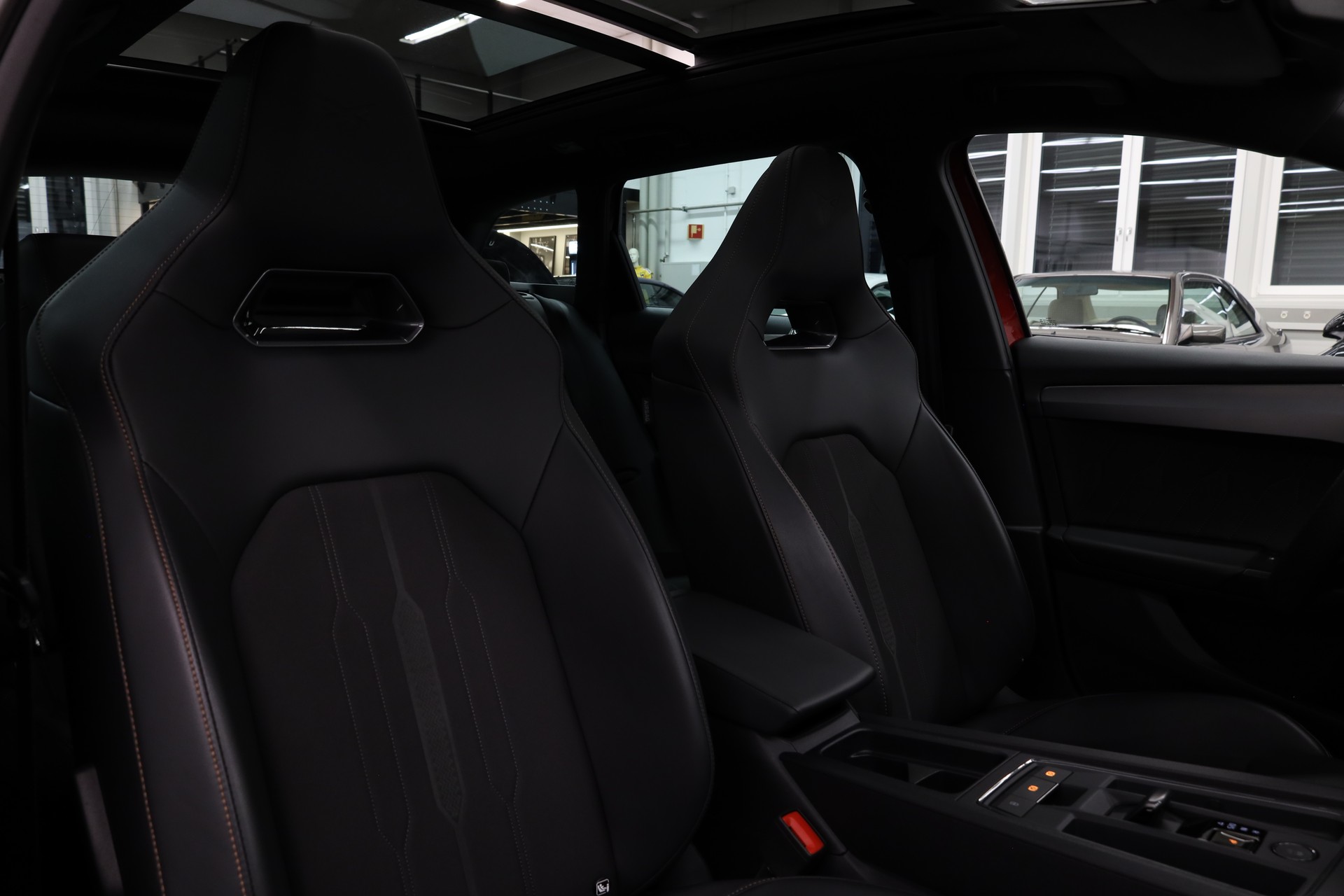 CUPRA Leon ST 2.0 TSI 370 VZ Cup 4Drive DSG-image-17