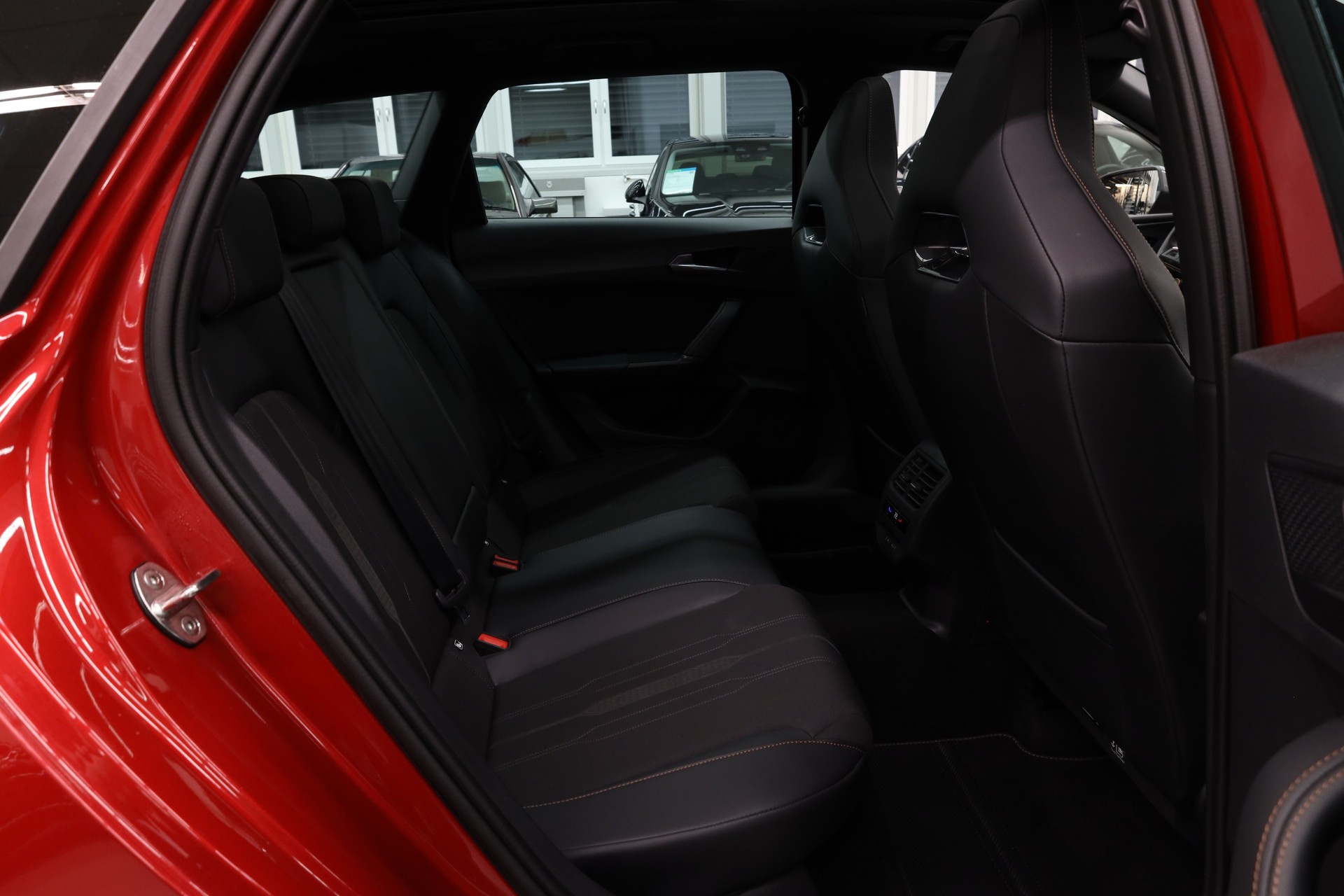 CUPRA Leon ST 2.0 TSI 370 VZ Cup 4Drive DSG-image-15