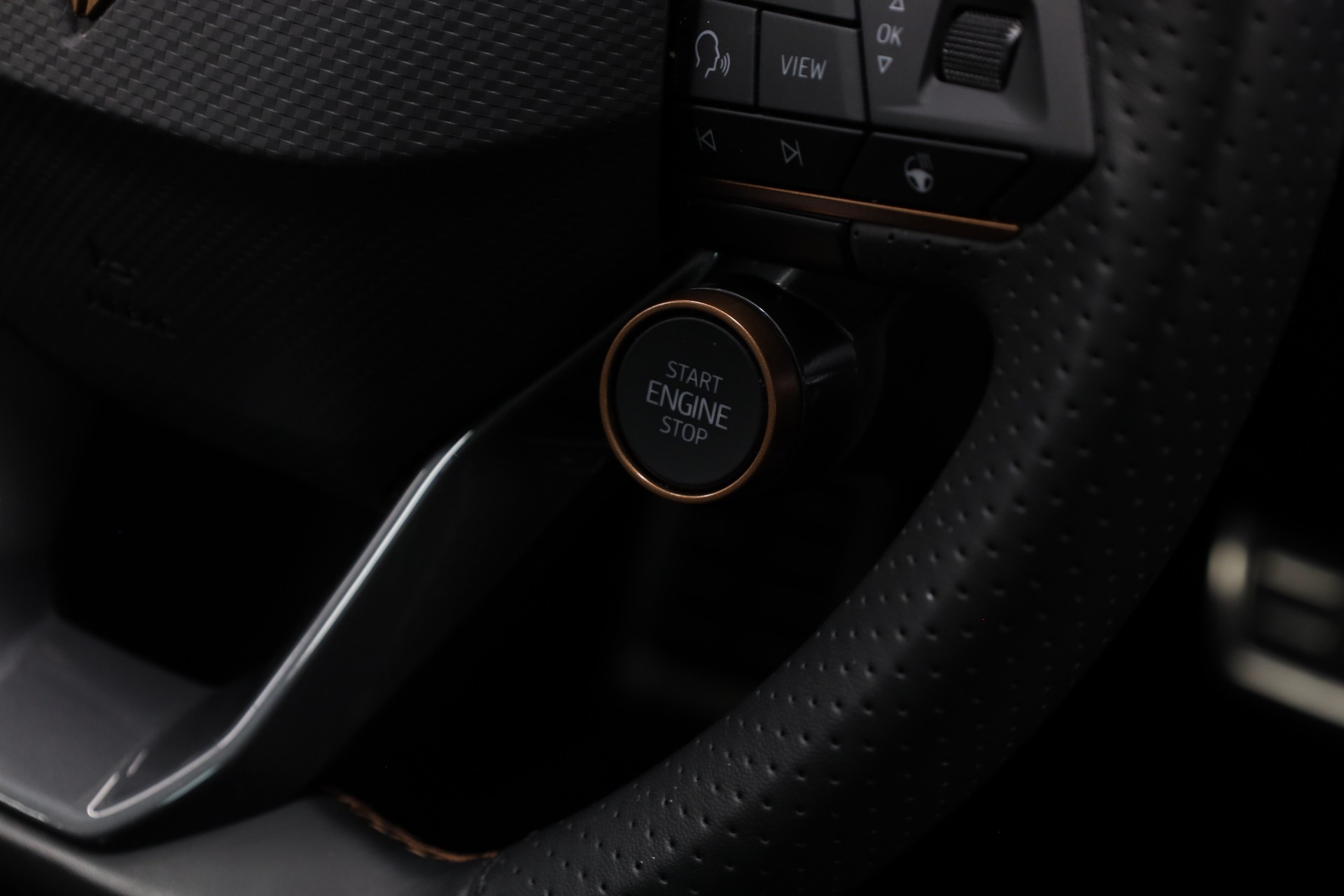 CUPRA Leon ST 2.0 TSI 370 VZ Cup 4Drive DSG-image-16