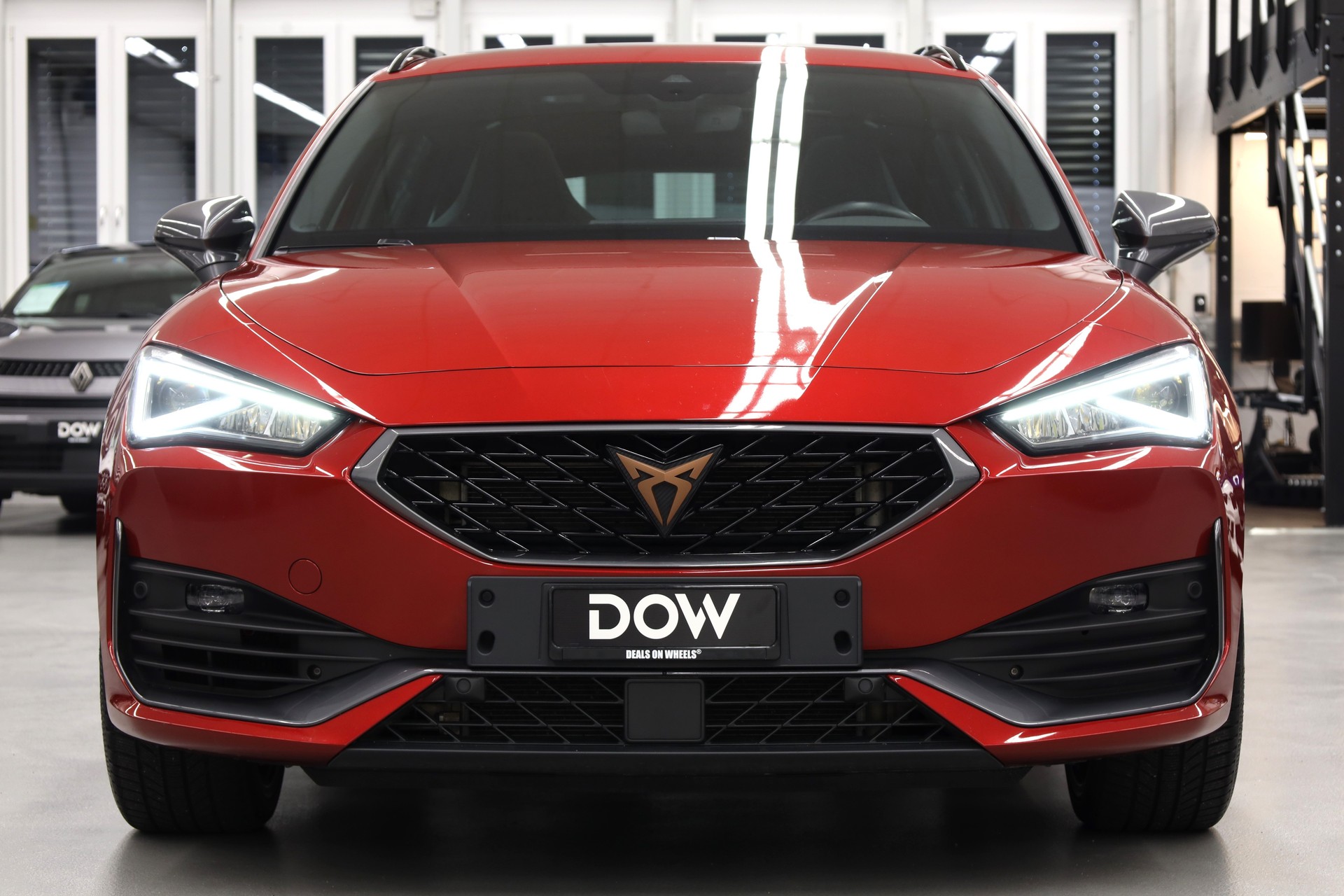 CUPRA Leon ST 2.0 TSI 370 VZ Cup 4Drive DSG-image-2