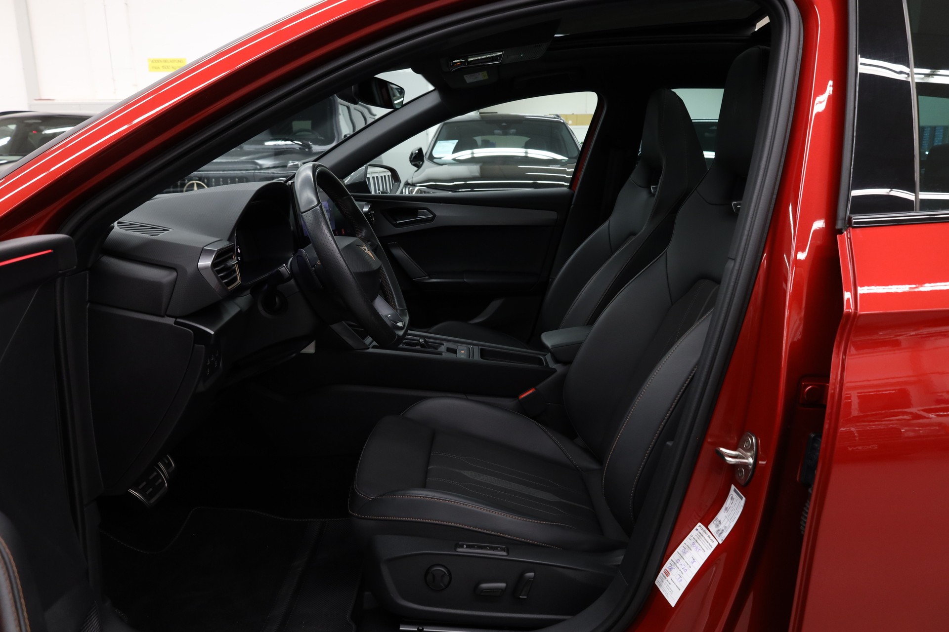 CUPRA Leon ST 2.0 TSI 370 VZ Cup 4Drive DSG-image-8
