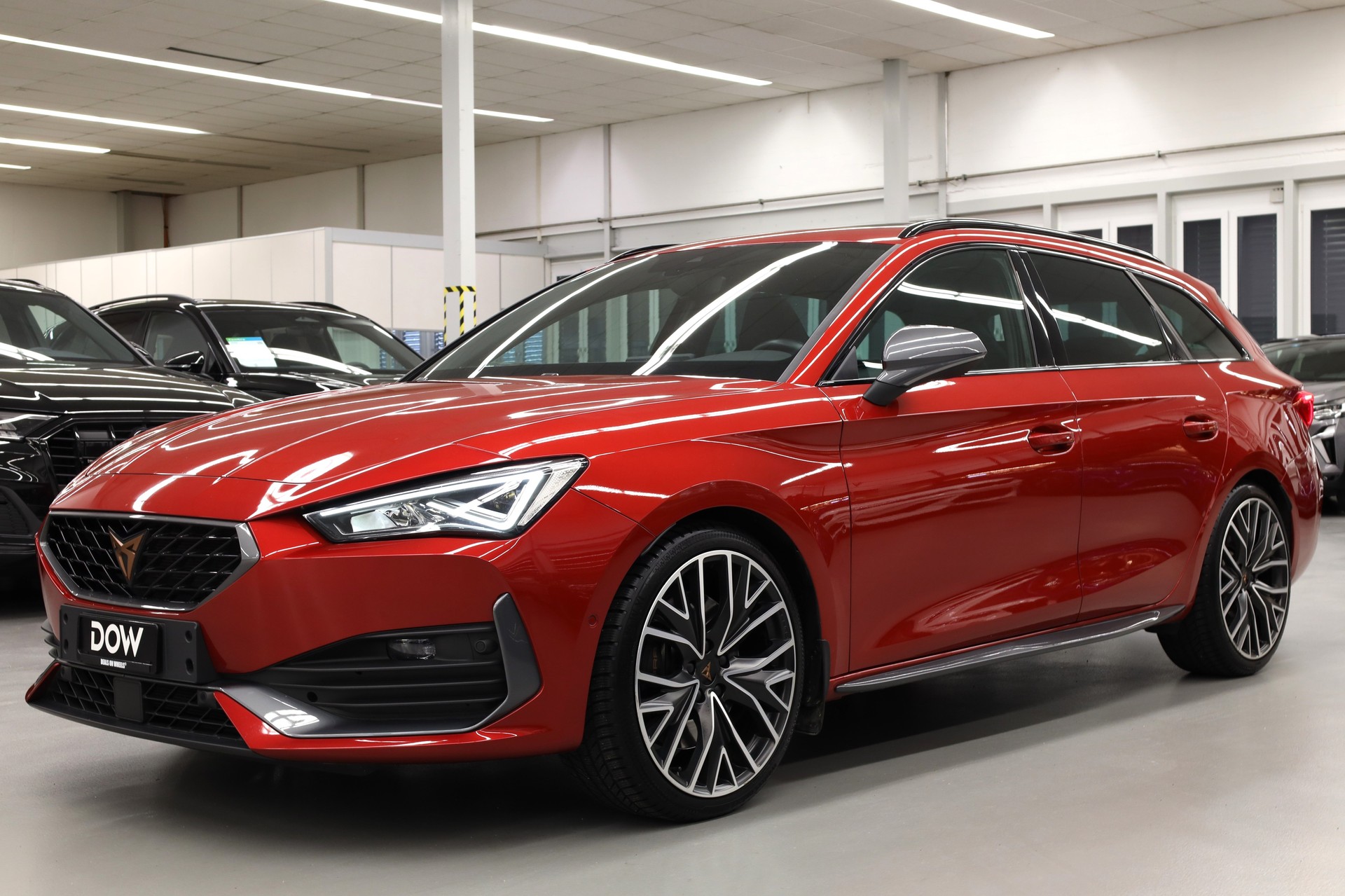 CUPRA Leon ST 2.0 TSI 370 VZ Cup 4Drive DSG-image-3