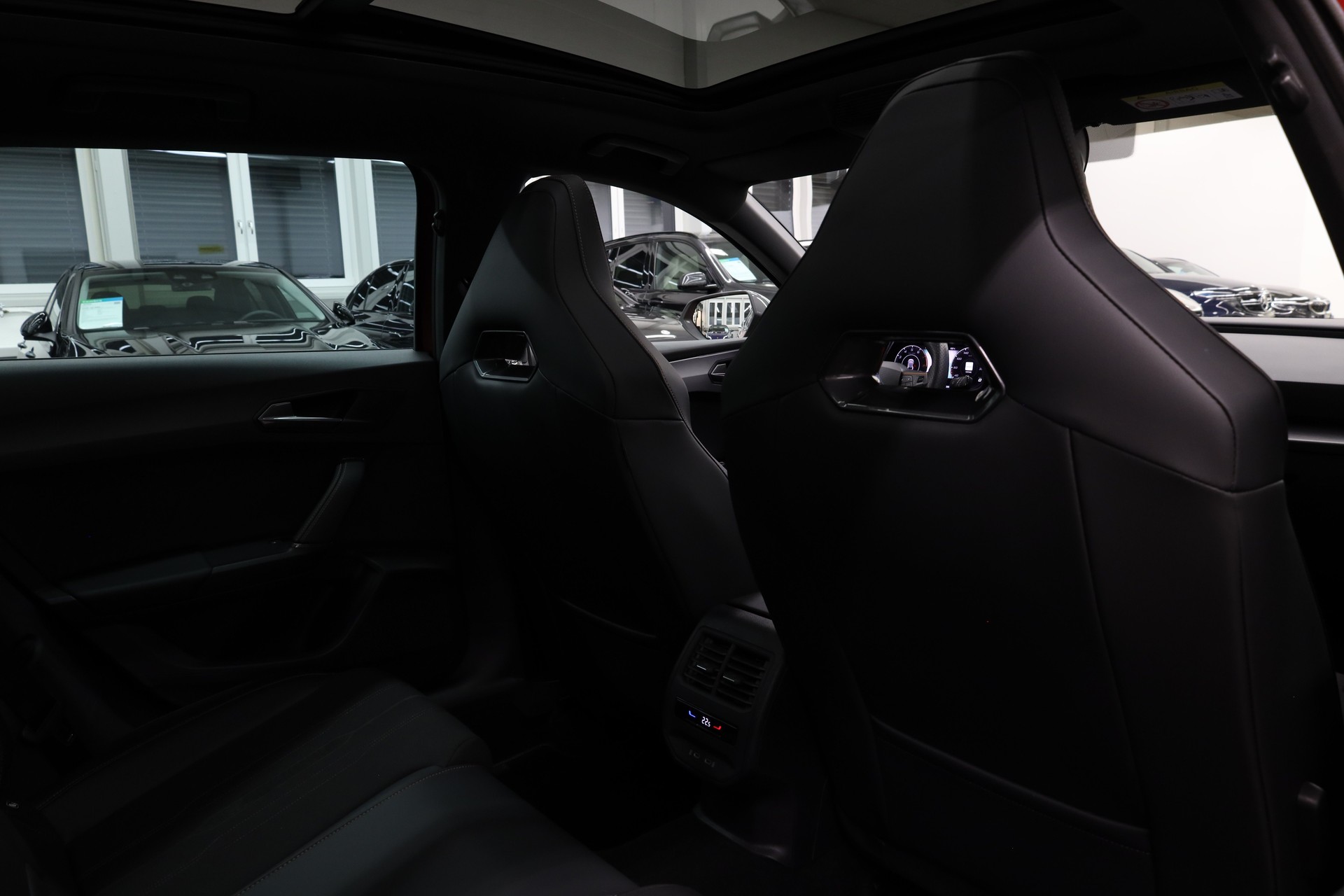CUPRA Leon ST 2.0 TSI 370 VZ Cup 4Drive DSG-image-25