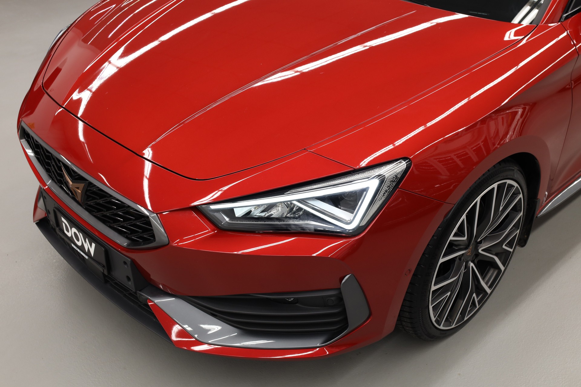 CUPRA Leon ST 2.0 TSI 370 VZ Cup 4Drive DSG-image-3