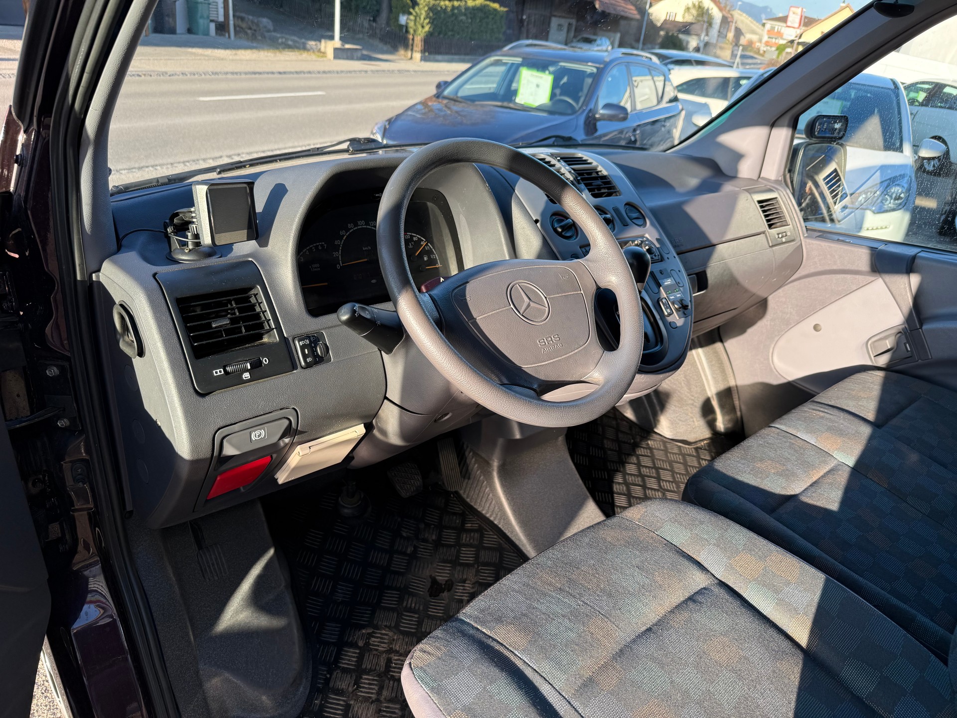 MERCEDES-BENZ Vito 113 2.0i-16-image-7