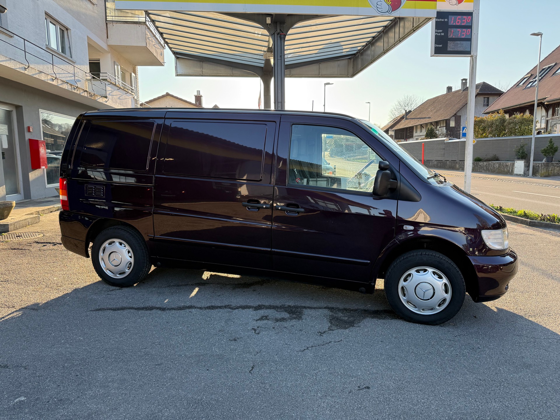 MERCEDES-BENZ Vito 113 2.0i-16-image-1