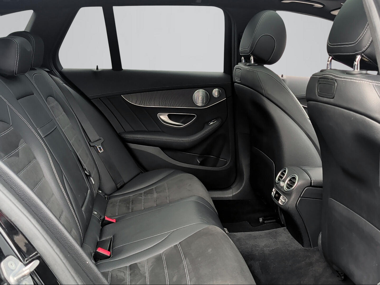 MERCEDES-BENZ C 200 Swiss Star AMG Line 4M 9G-Tronic-image-7