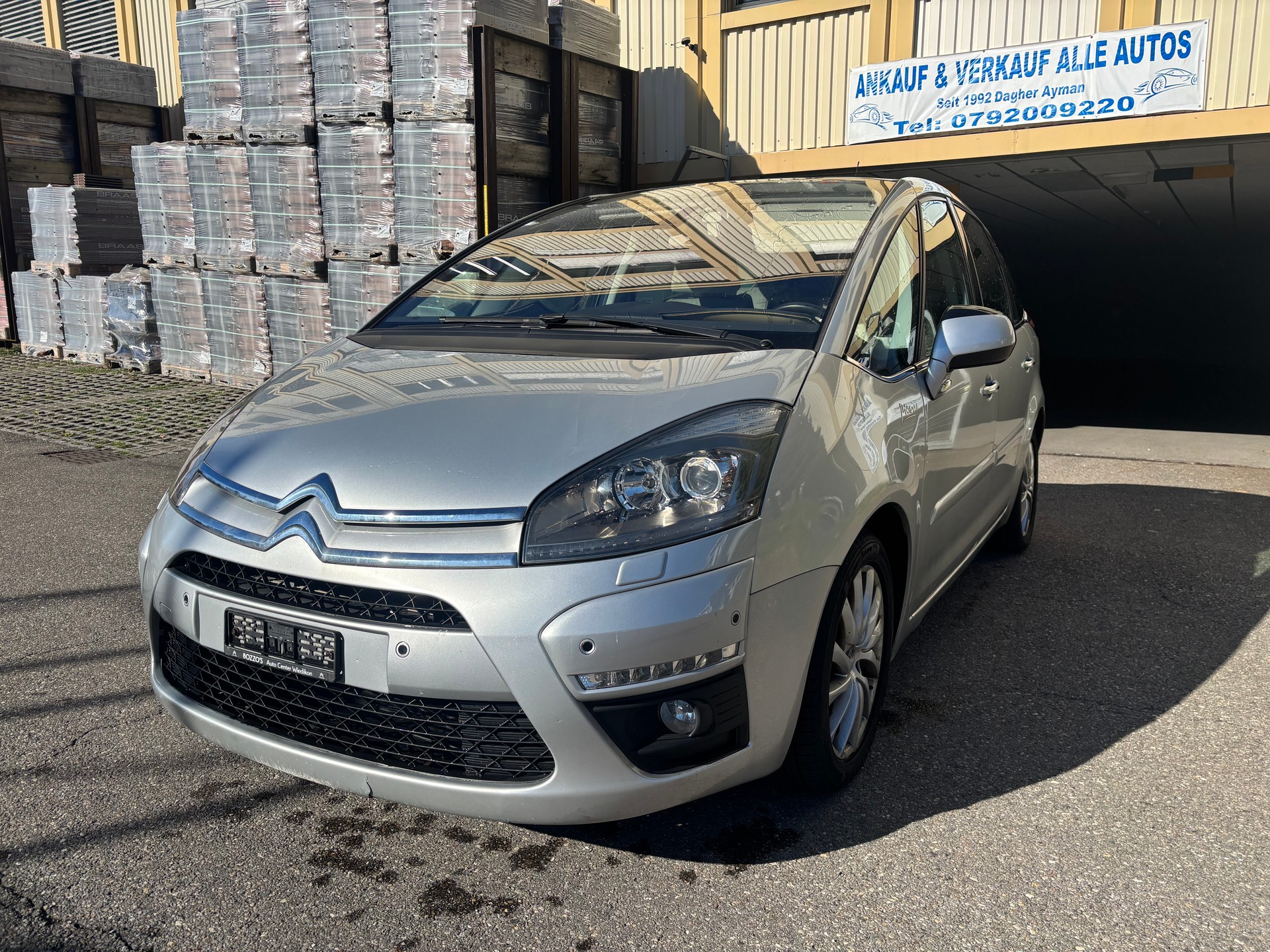 CITROEN Grand C4 Picasso 2.0 HDI Exclusive Automatic-image-2