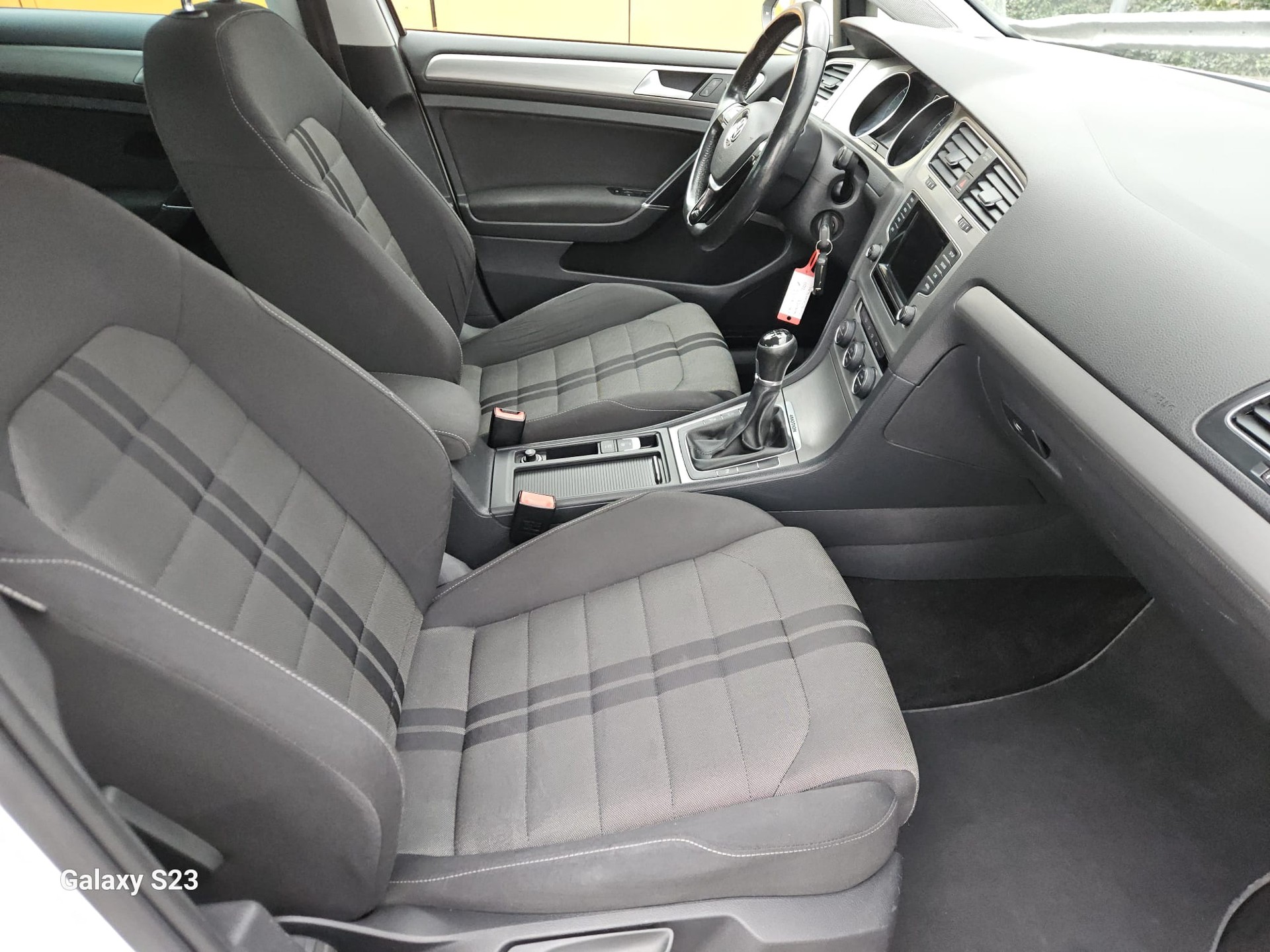 VW Golf 2.0 TDI Comfortline 4Motion-image-6