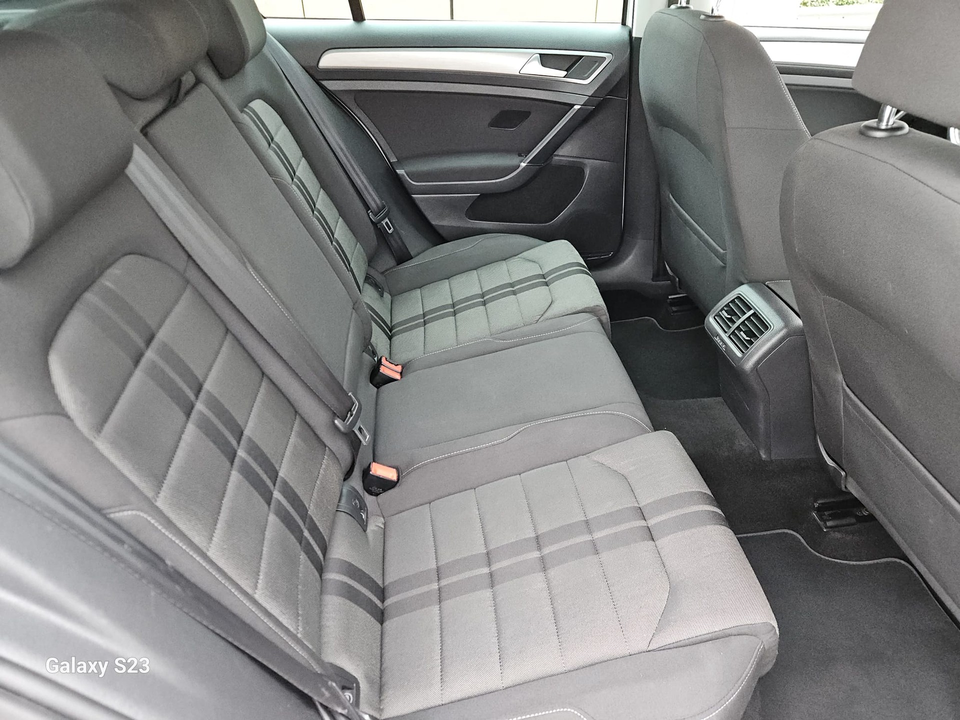 VW Golf 2.0 TDI Comfortline 4Motion-image-8