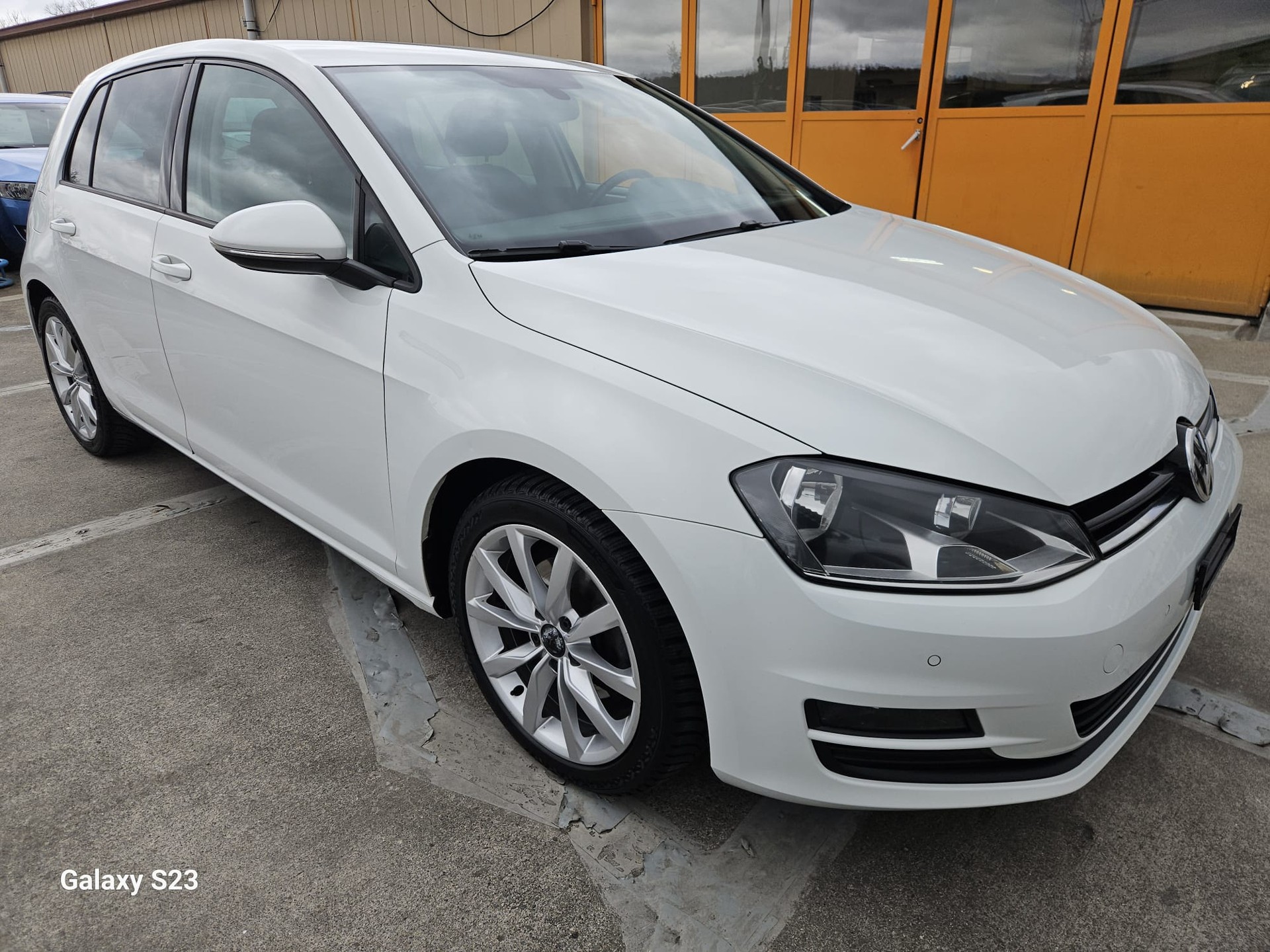VW Golf 2.0 TDI Comfortline 4Motion-image-5