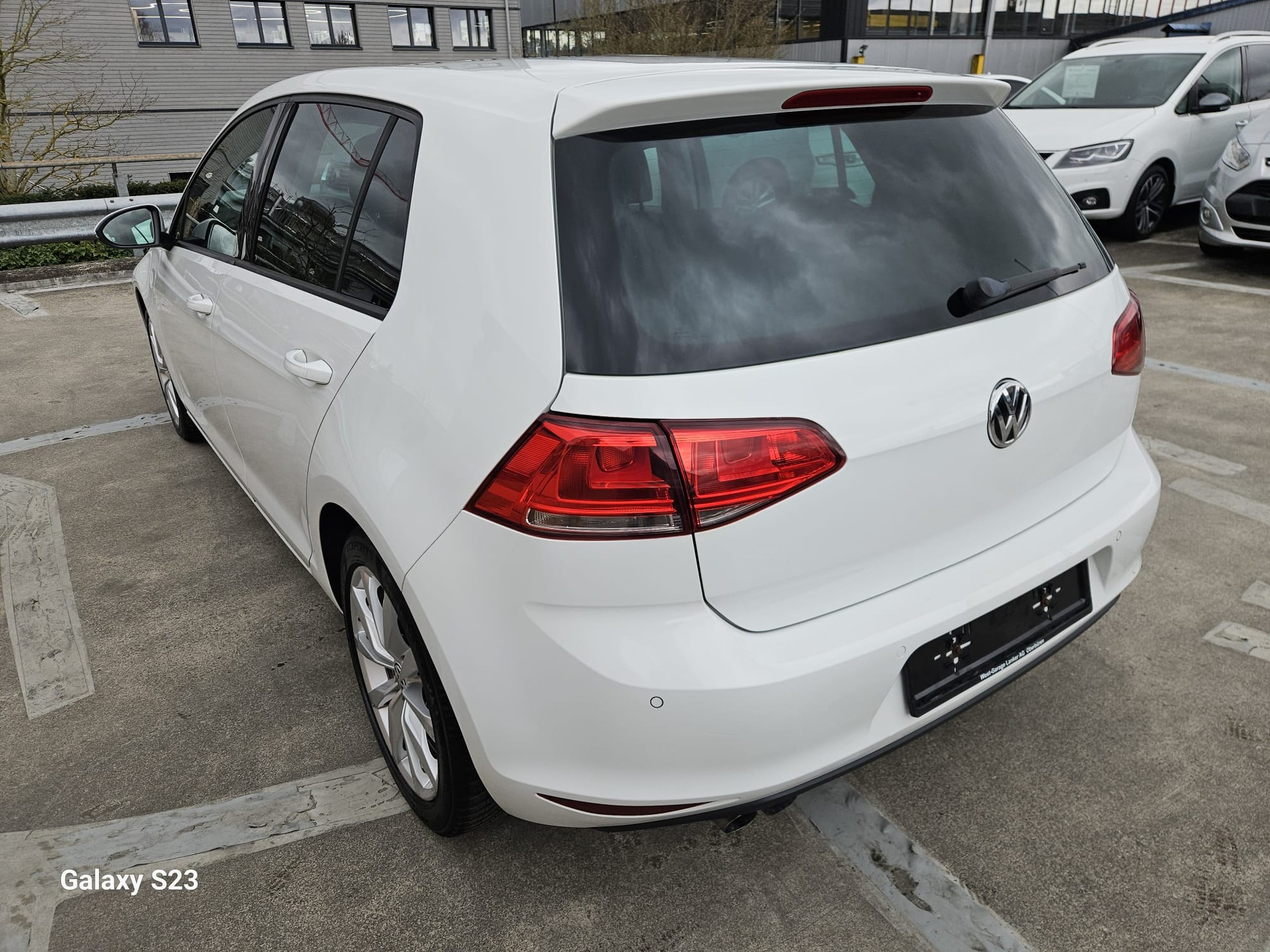 VW Golf 2.0 TDI Comfortline 4Motion-image-2