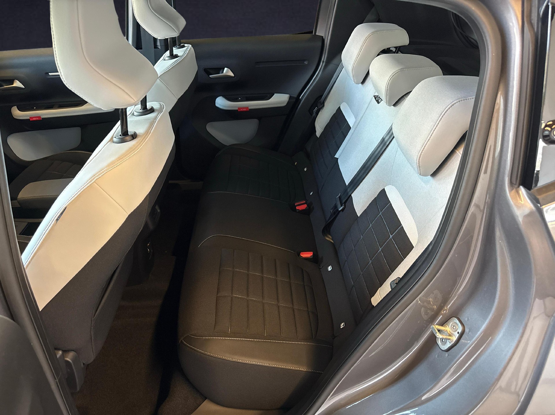 CITROEN C3 1.2 Hybrid Max-image-15