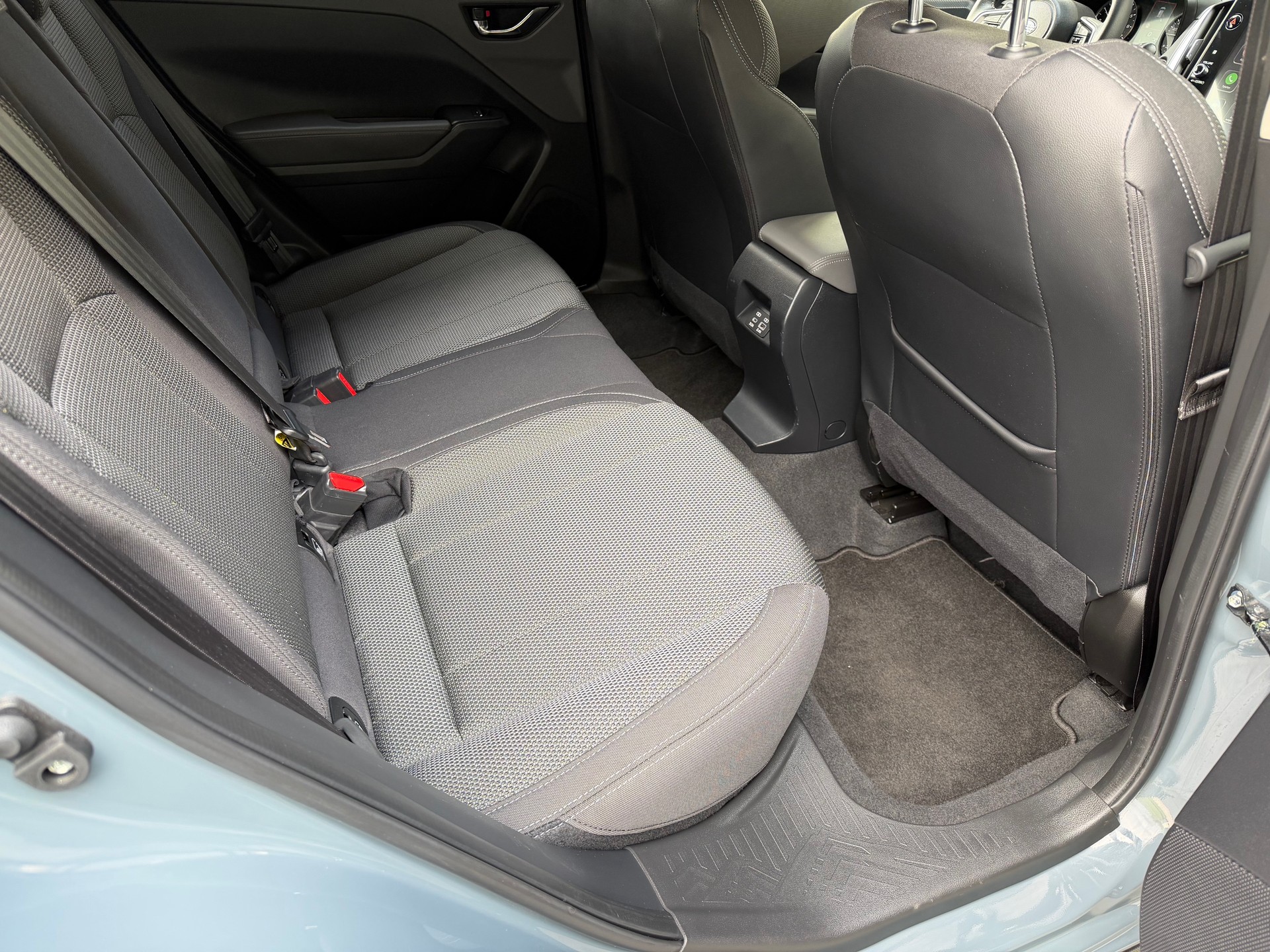 SUBARU Crosstrek 2.0 e-Boxer Swiss Plus AWD Lineartronic-image-11