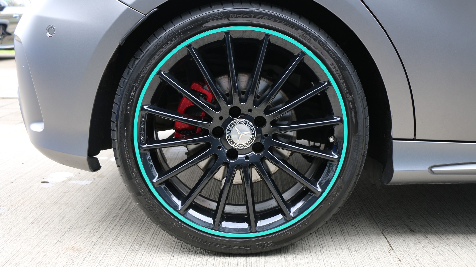 MERCEDES-BENZ A 250 Sport 4Matic-image-6