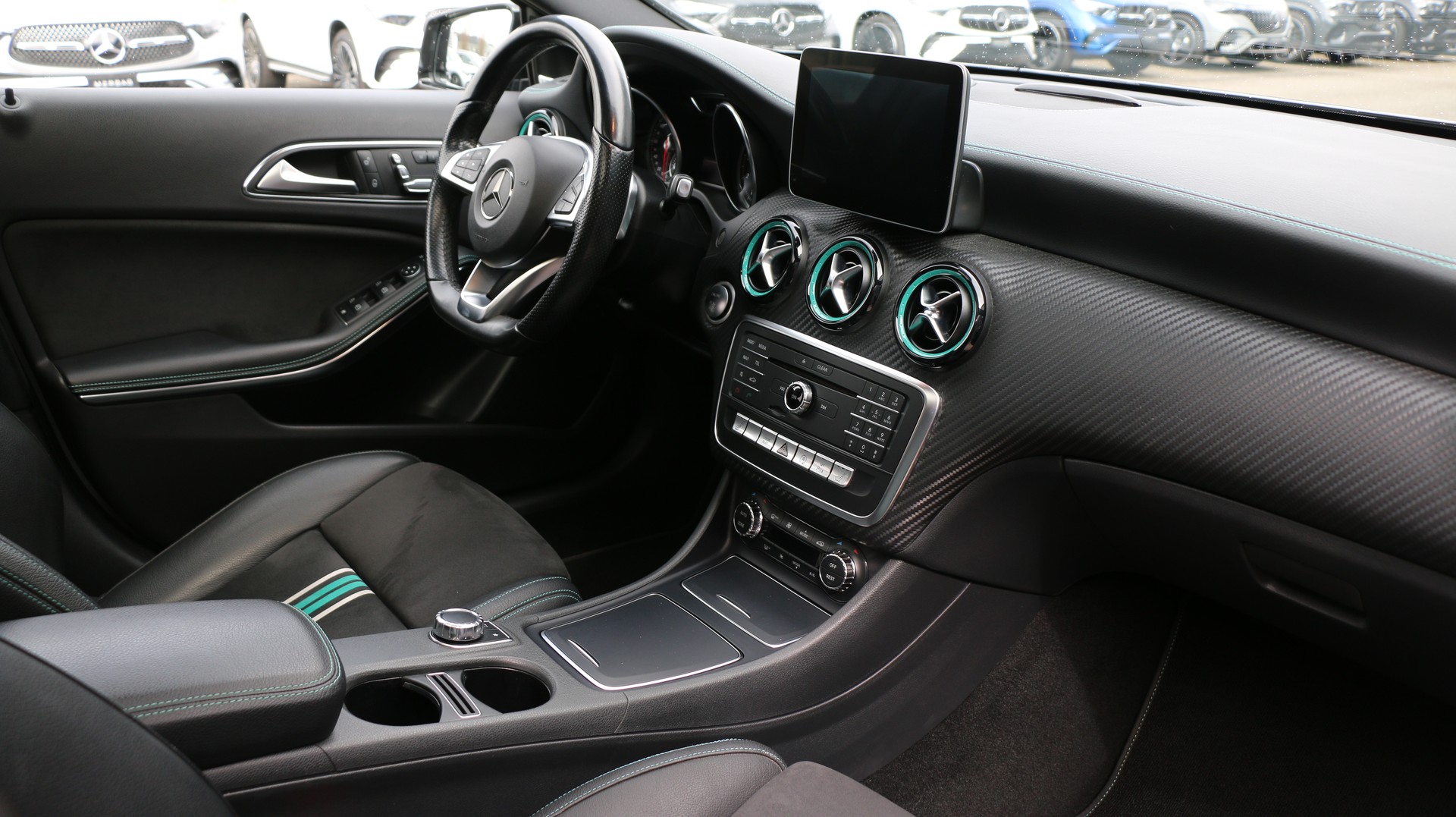 MERCEDES-BENZ A 250 Sport 4Matic-image-14