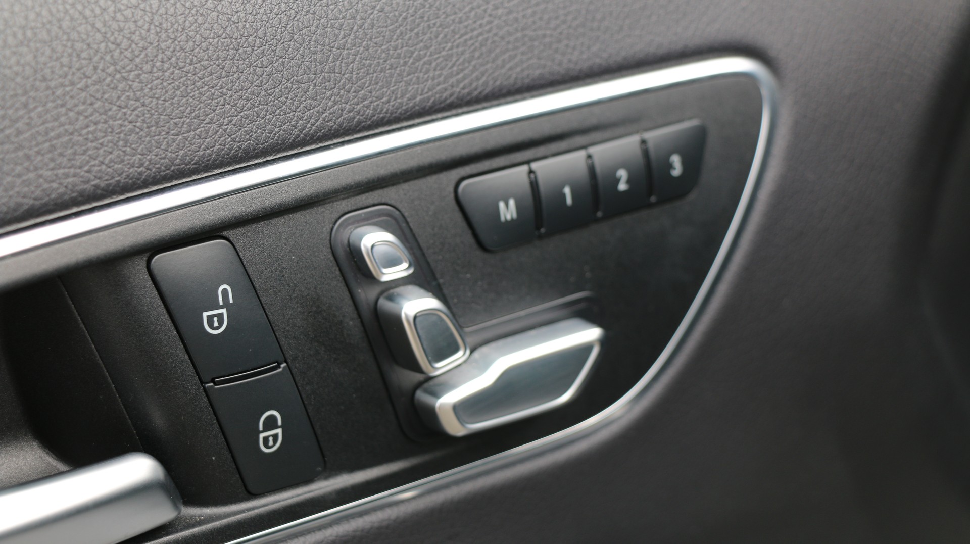 MERCEDES-BENZ A 250 Sport 4Matic-image-20