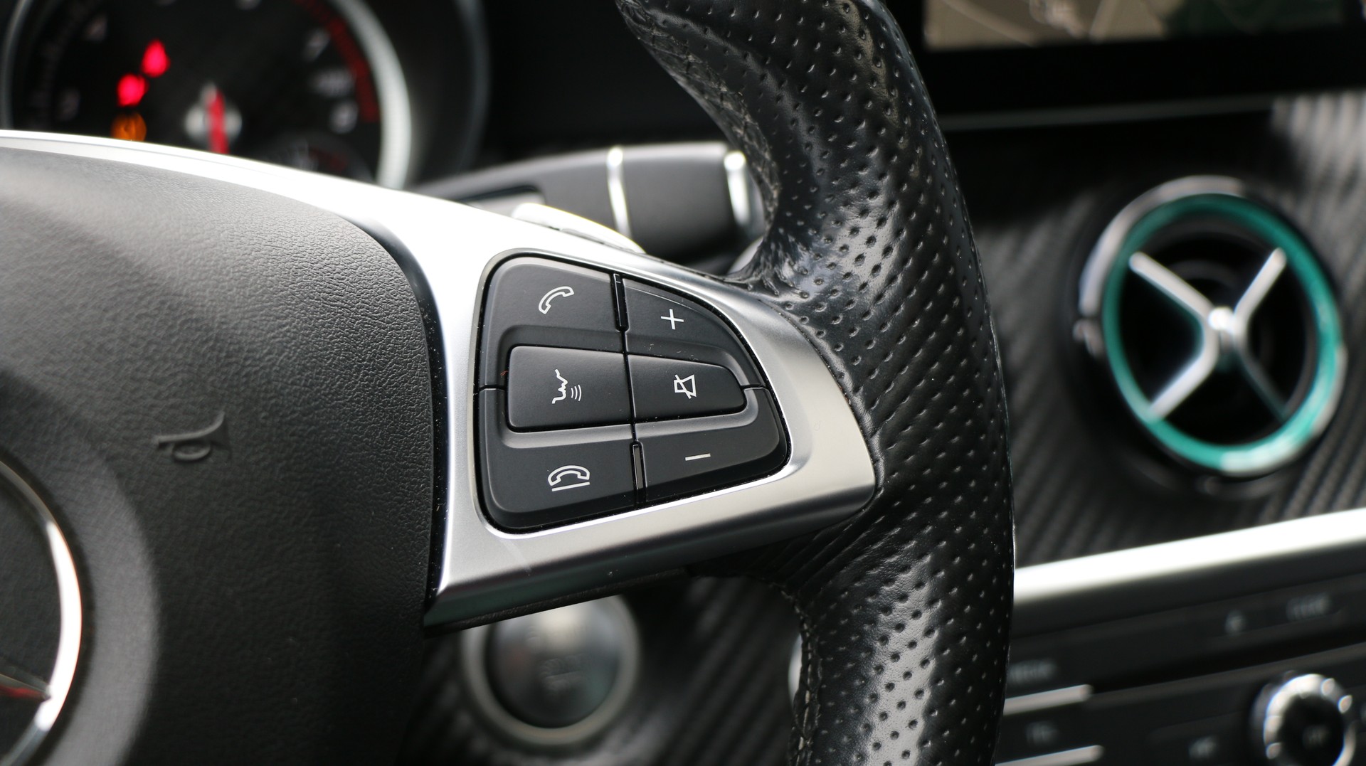 MERCEDES-BENZ A 250 Sport 4Matic-image-27